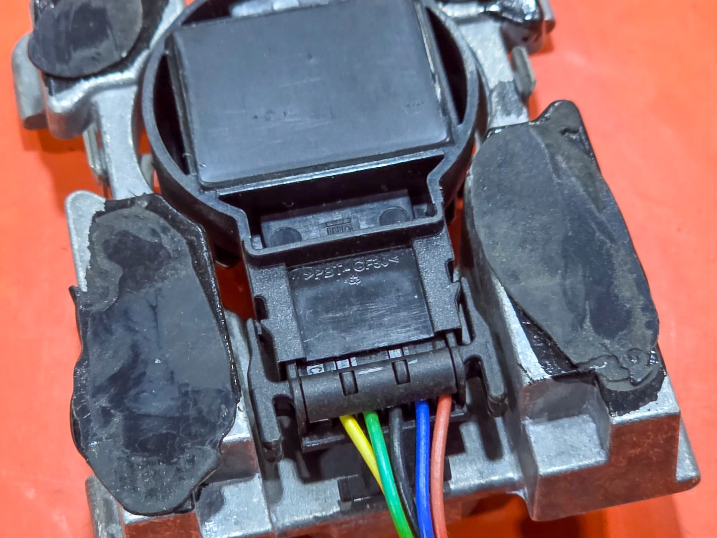 2018-2023 GMC Acadia Humidity Temperature Sensor 39005090 - view 3