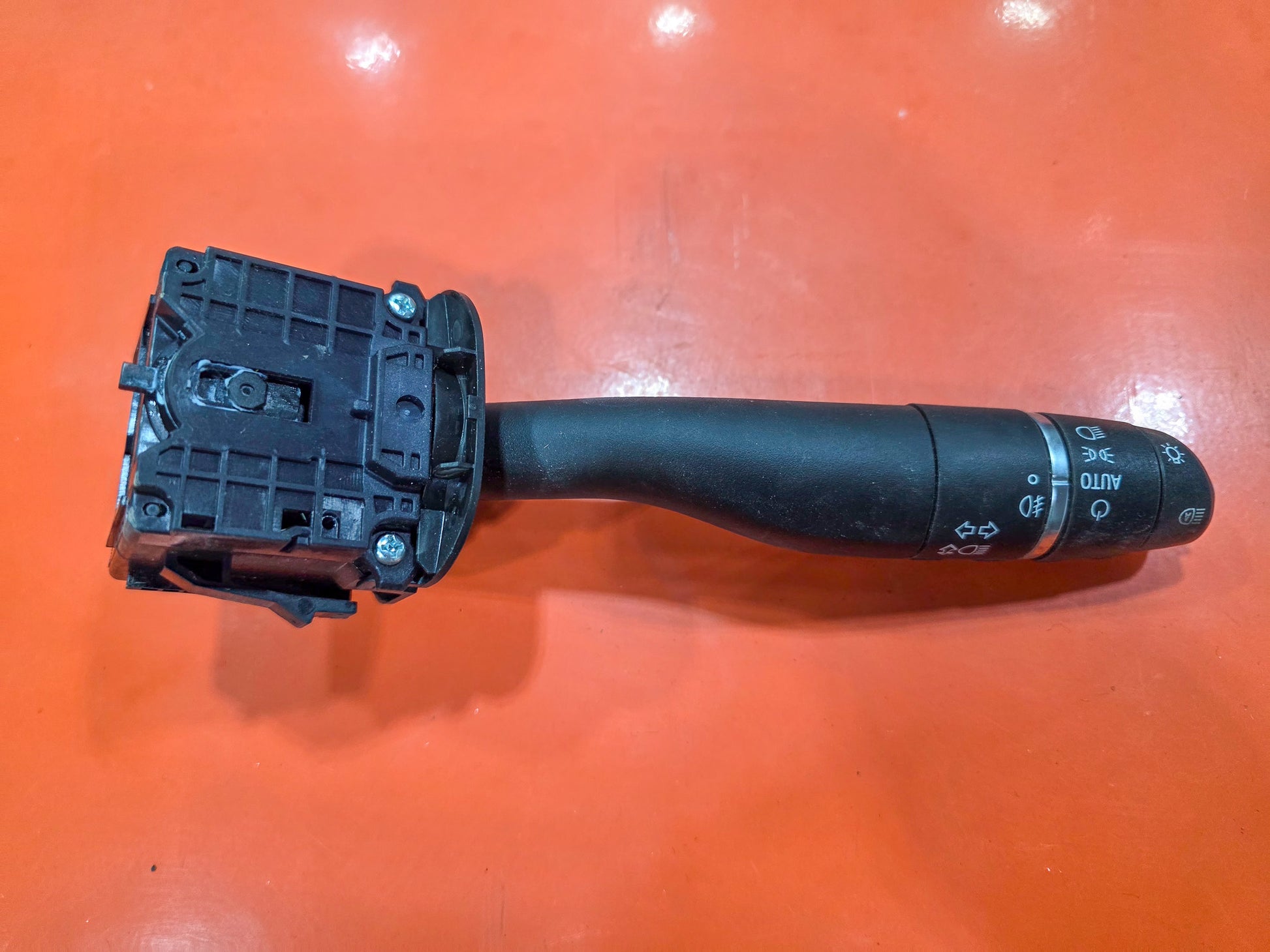 2017-2024 GMC Acadia Headlight Turn Signal Control Switch 84651414, 23388770, 84117379, 84238143, 84492944, 85665124 - view 2