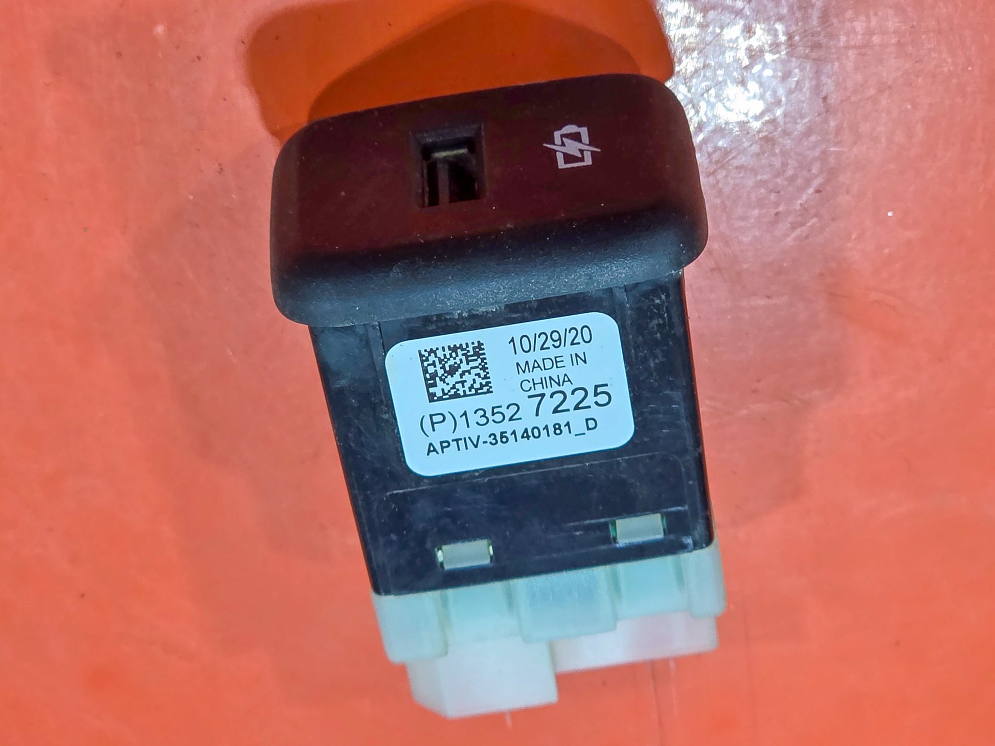 2017-2025 GMC Acadia Console USB Power Outlet 13527225