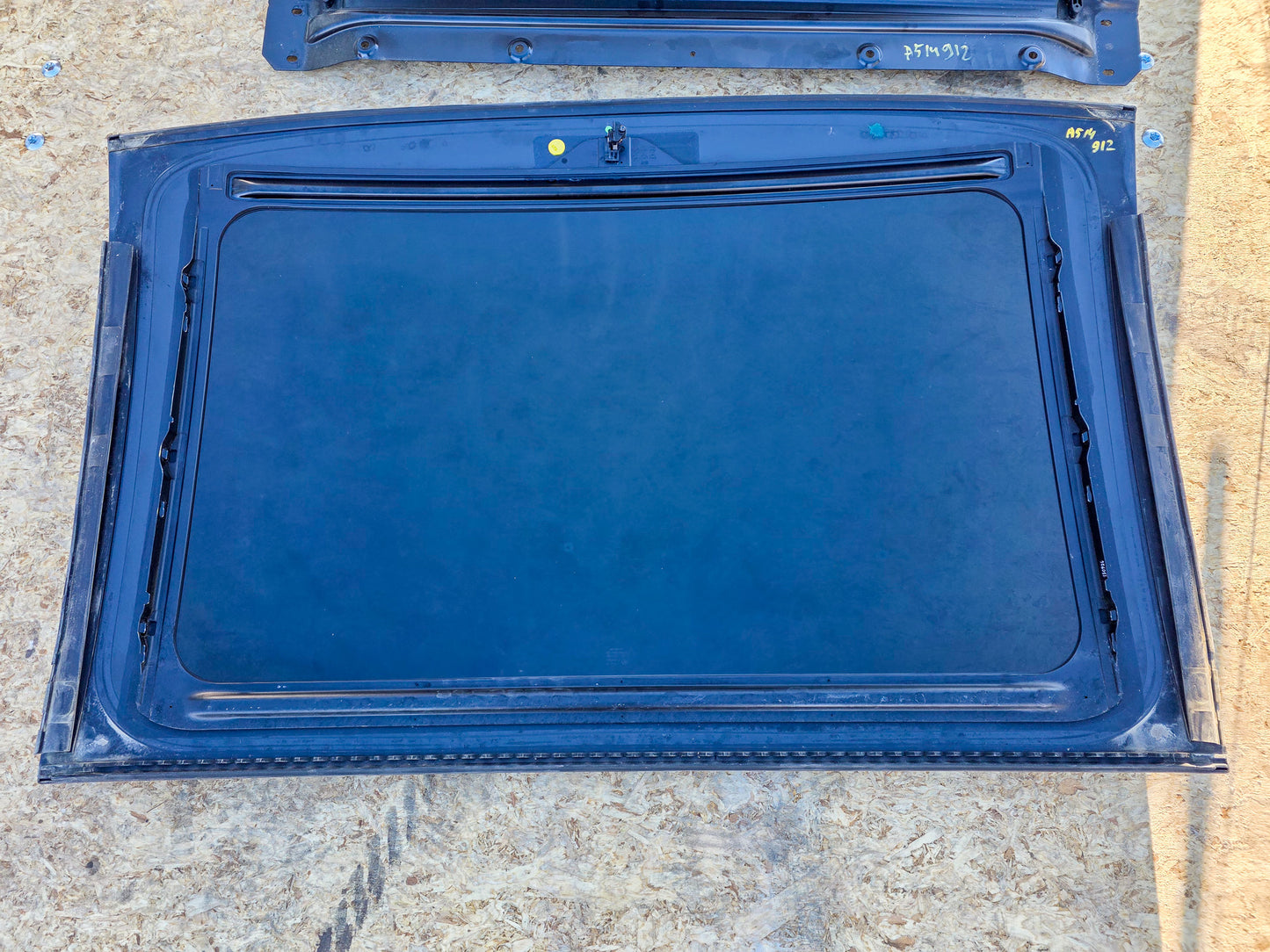 2012-2018 Audi A5 Assembly Moonroof Panoramic Glass Panel Sunroof 8R0877055A, 8T0877911B - view 2