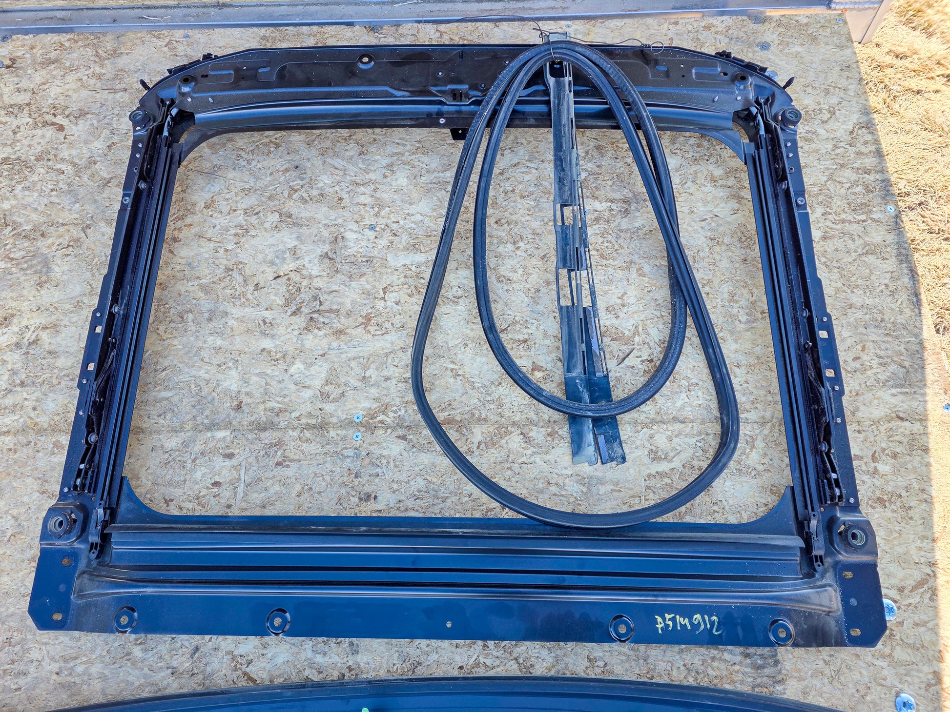2012-2018 Audi A5 Assembly Moonroof Panoramic Glass Panel Sunroof 8R0877055A, 8T0877911B - view 3