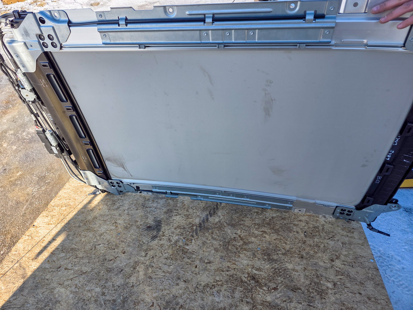 2018-2024 GMC Terrain Assembly Moonroof Panoramic Glass Panel Sunroof 84637398, 84411984, 84187585, 84234591 - view 2