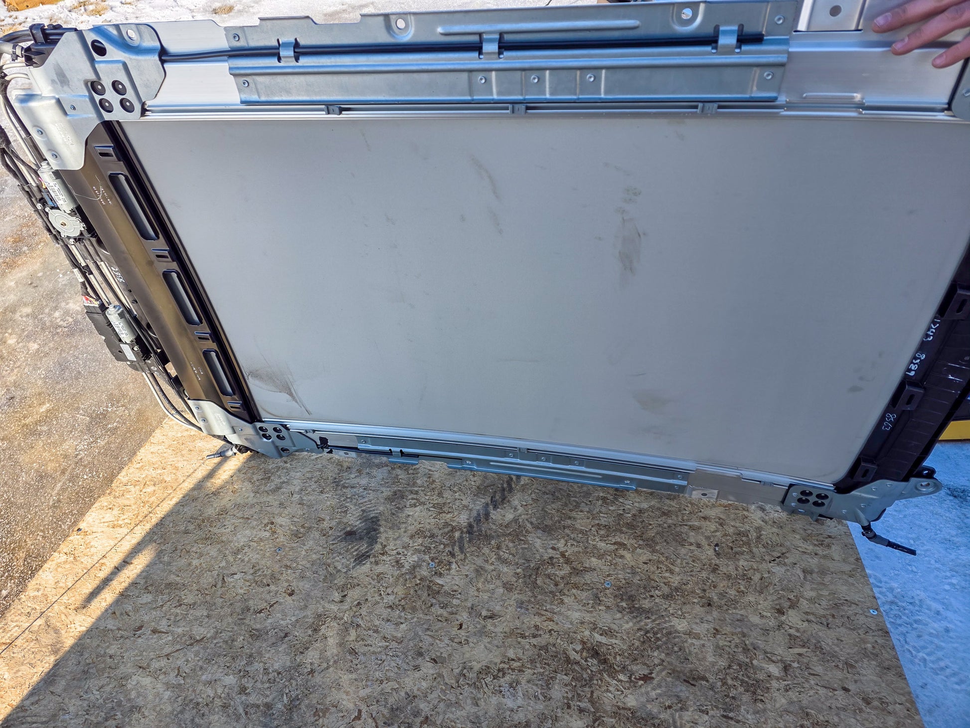 2018-2024 GMC Terrain Assembly Moonroof Panoramic Glass Panel Sunroof 84637398, 84411984, 84187585, 84234591 - view 2