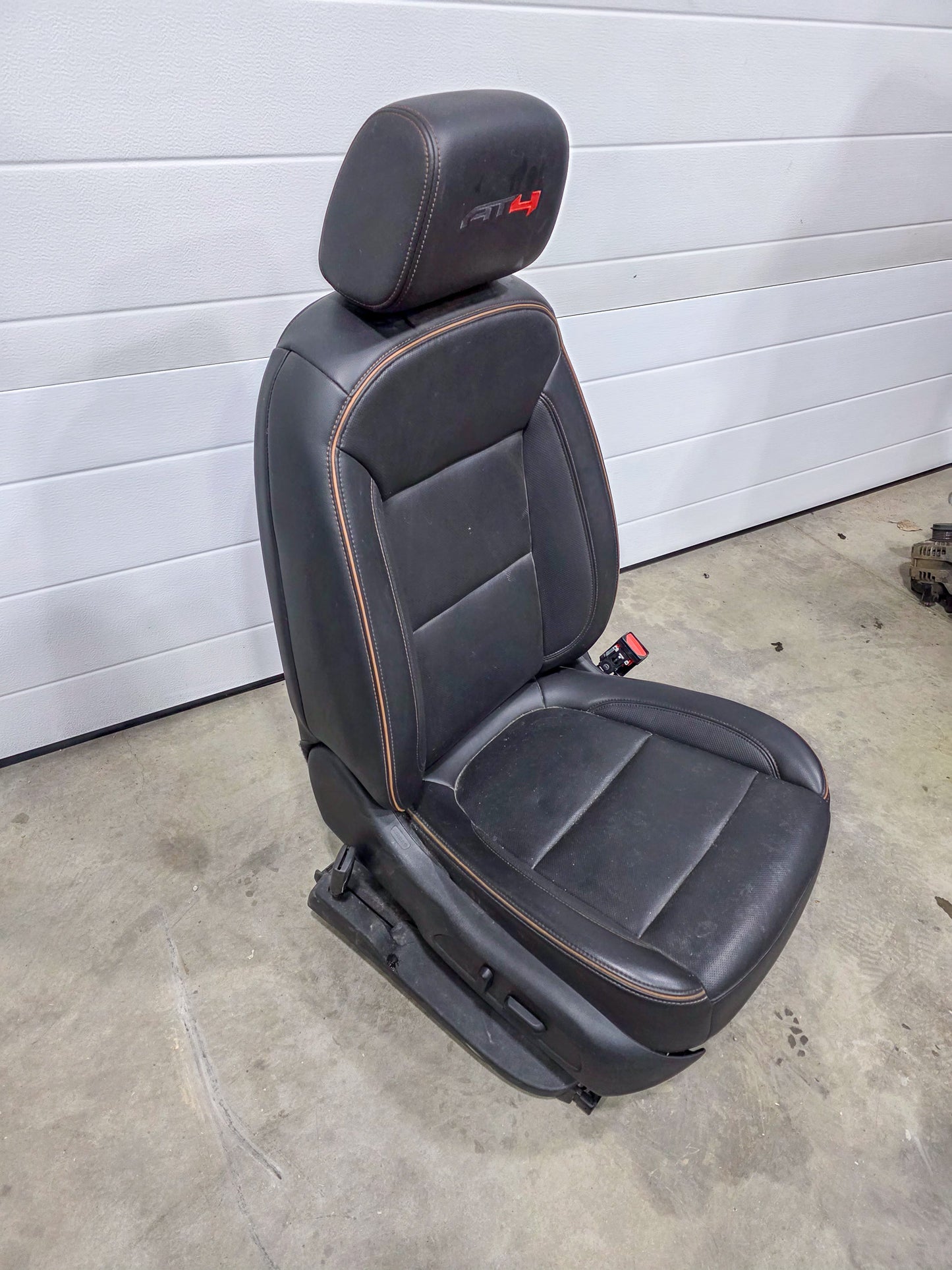 2020-2023 GMC Acadia Front Passenger Right Side Seat - view 2