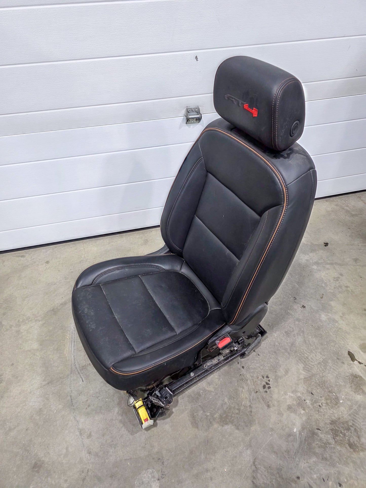 2020-2023 GMC Acadia Front Passenger Right Side Seat - view 4
