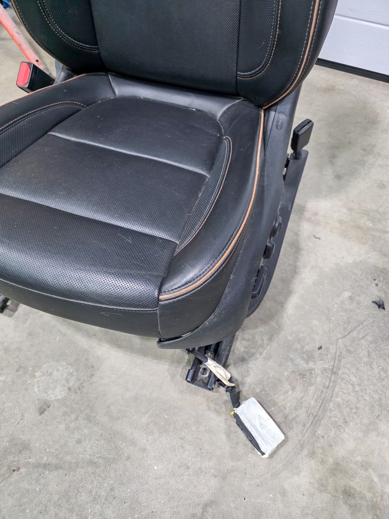2020-2023 GMC Acadia Front Driver Left Side Seat - view 4