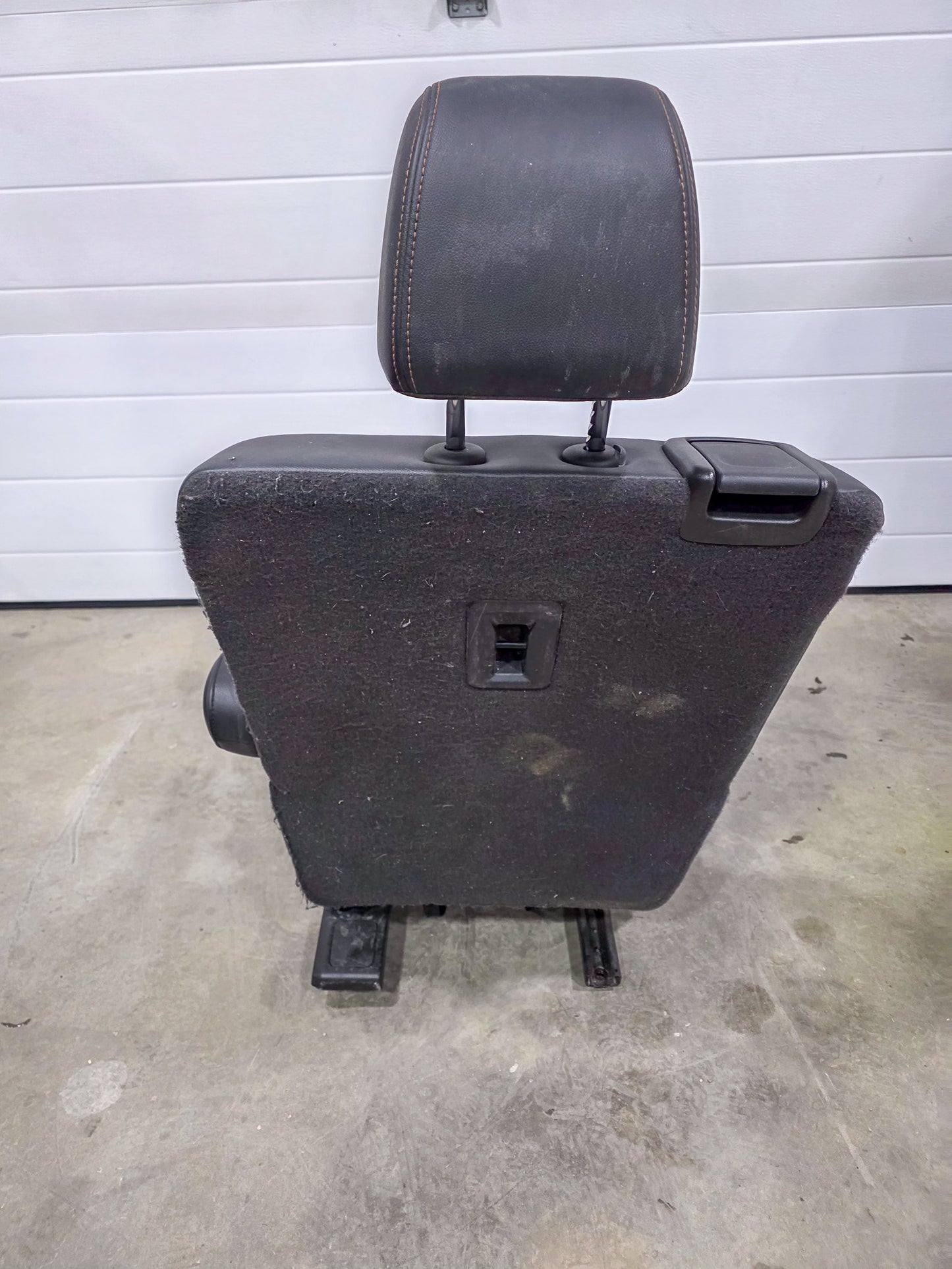 2020-2023 GMC Acadia Rear 2nd Row Right Passenger Side Seat Complete OEM 84809299, 84591473, 84684112, 84969670,  84995693, 84809251 - view 5