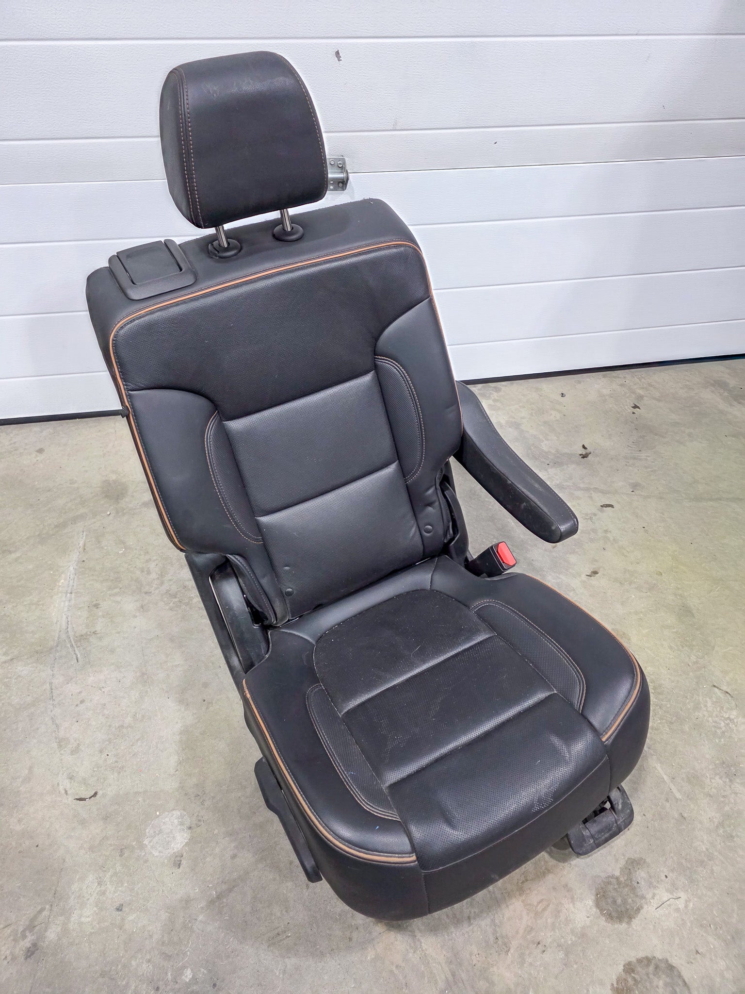 2020-2023 GMC Acadia Rear 2nd Row Right Passenger Side Seat Complete OEM 84809299, 84591473, 84684112, 84969670,  84995693, 84809251