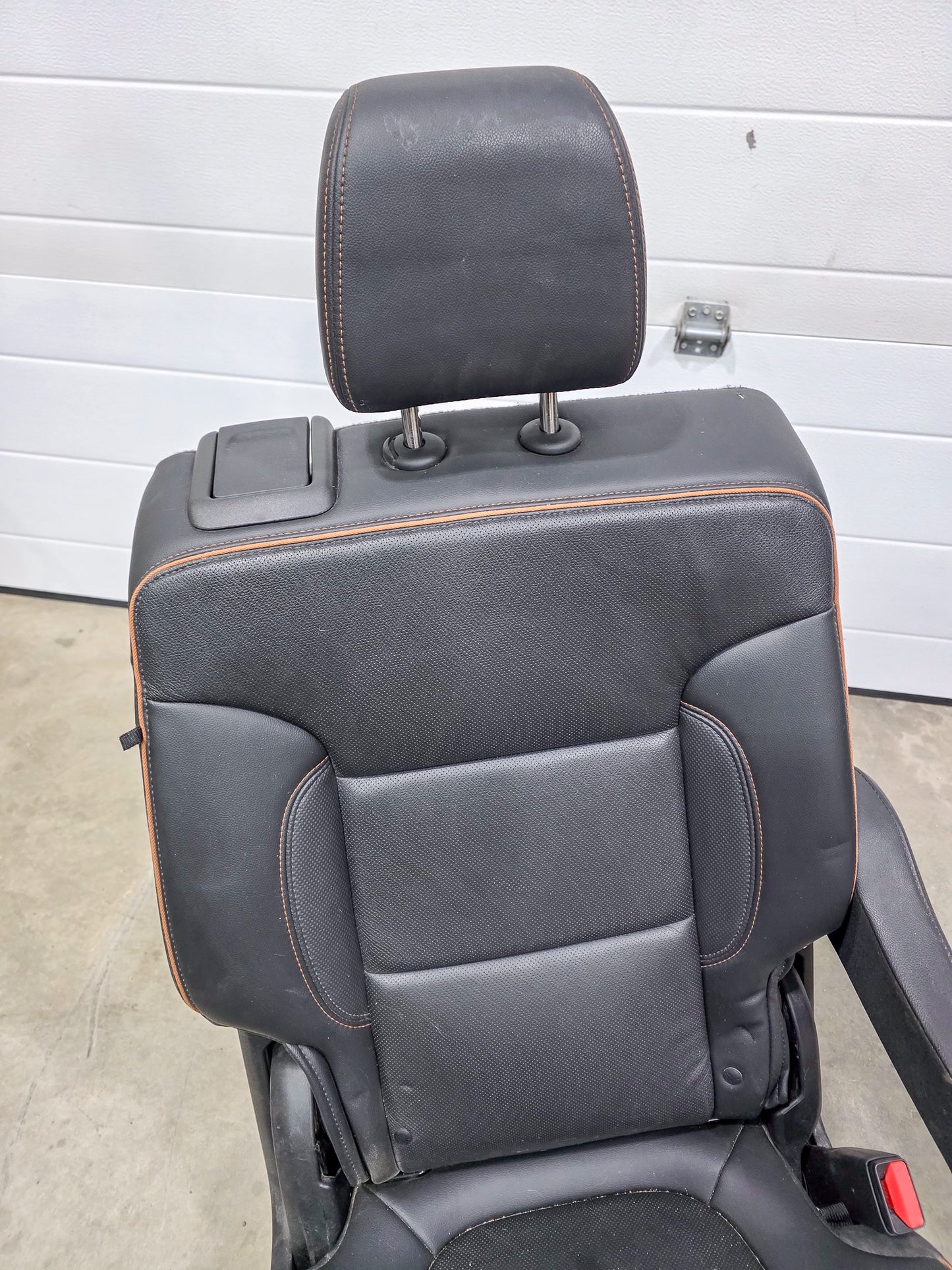 2020-2023 GMC Acadia Rear 2nd Row Right Passenger Side Seat Complete OEM 84809299, 84591473, 84684112, 84969670,  84995693, 84809251 - view 3