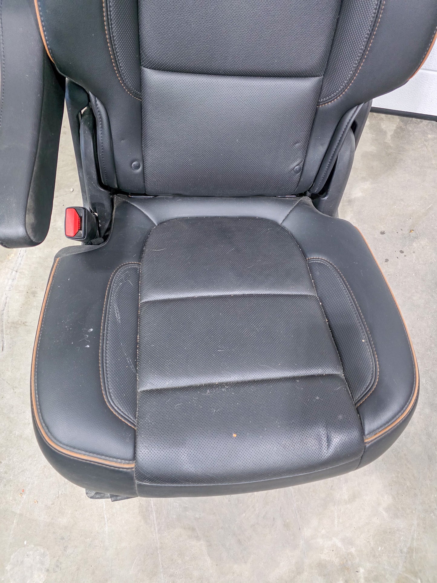 2020-2023 GMC Acadia Rear 2nd Row Left Driver Side Seat Complete OEM 84891813, 84891786, 84809302 - view 4