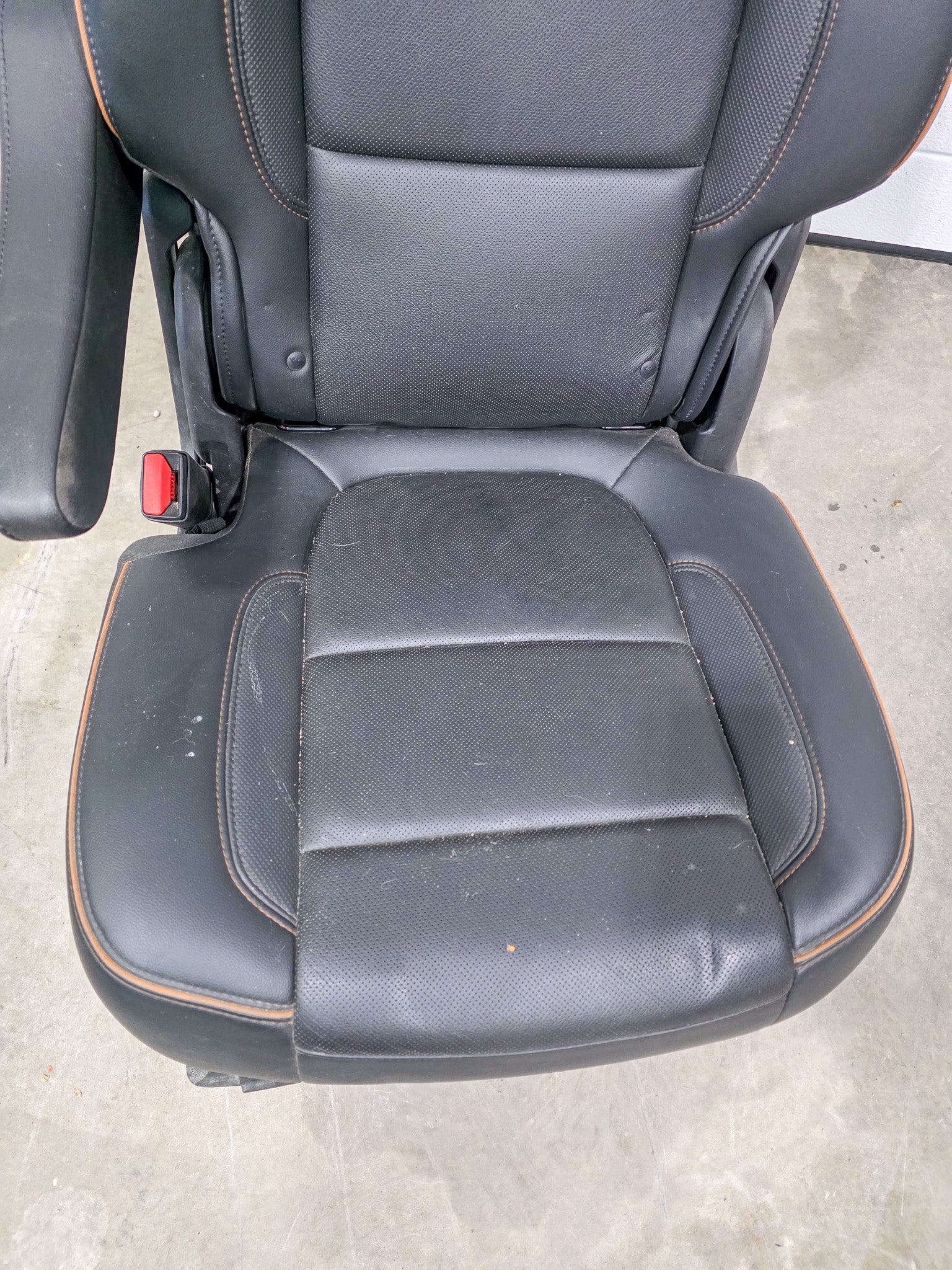 2020-2023 GMC Acadia Rear 2nd Row Left Driver Side Seat Complete OEM 84891813, 84891786, 84809302 - view 4