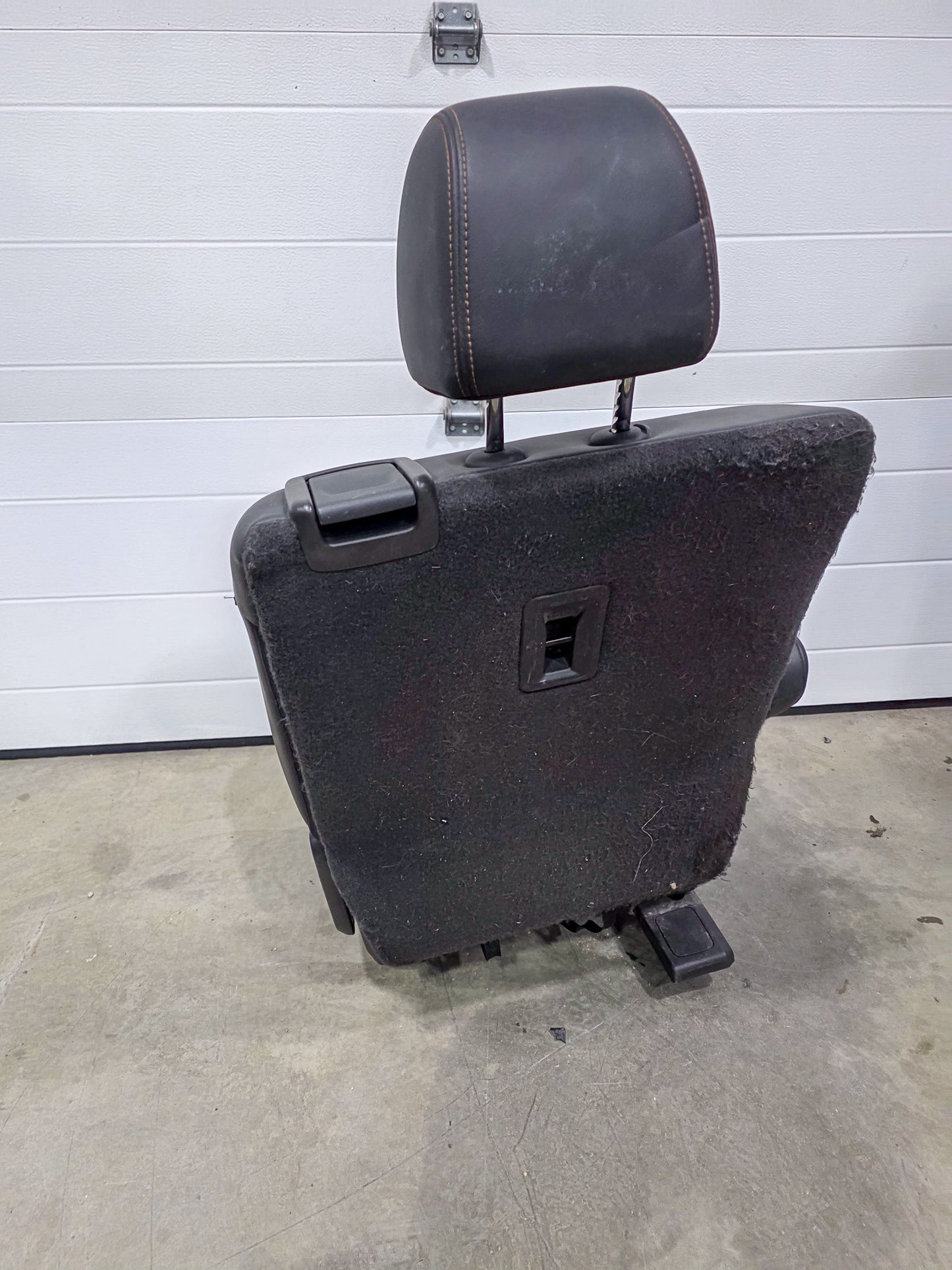 2020-2023 GMC Acadia Rear 2nd Row Left Driver Side Seat Complete OEM 84891813, 84891786, 84809302 - view 5