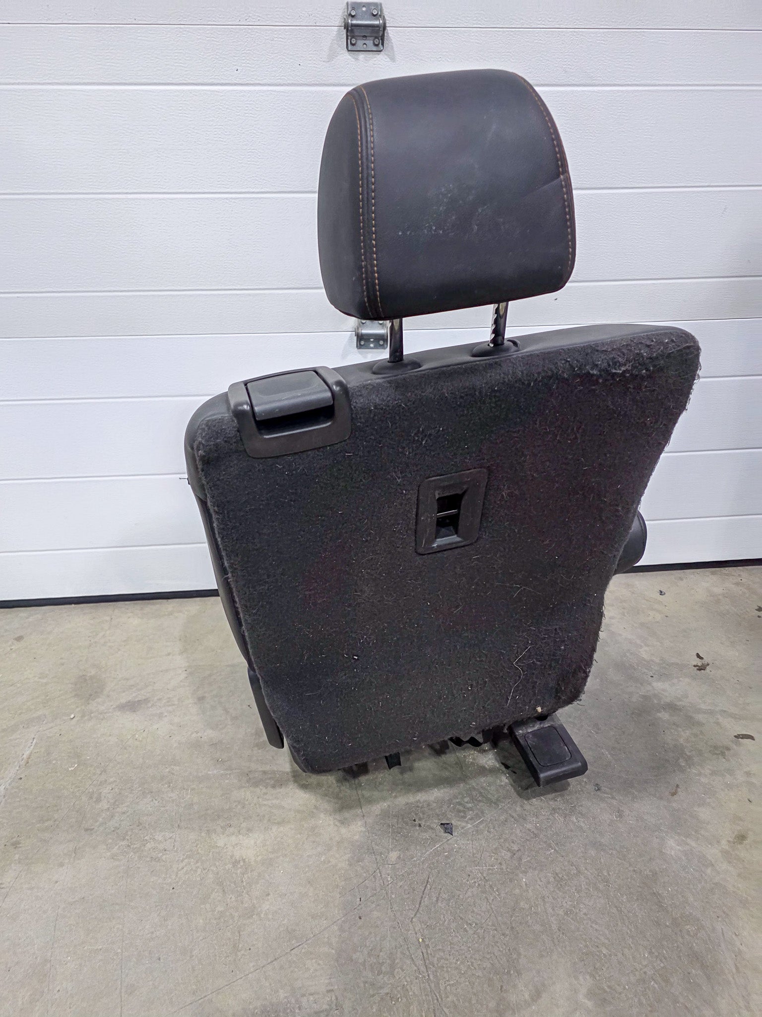 2020-2023 GMC Acadia Rear 2nd Row Left Driver Side Seat Complete OEM 84891813, 84891786, 84809302 - view 5
