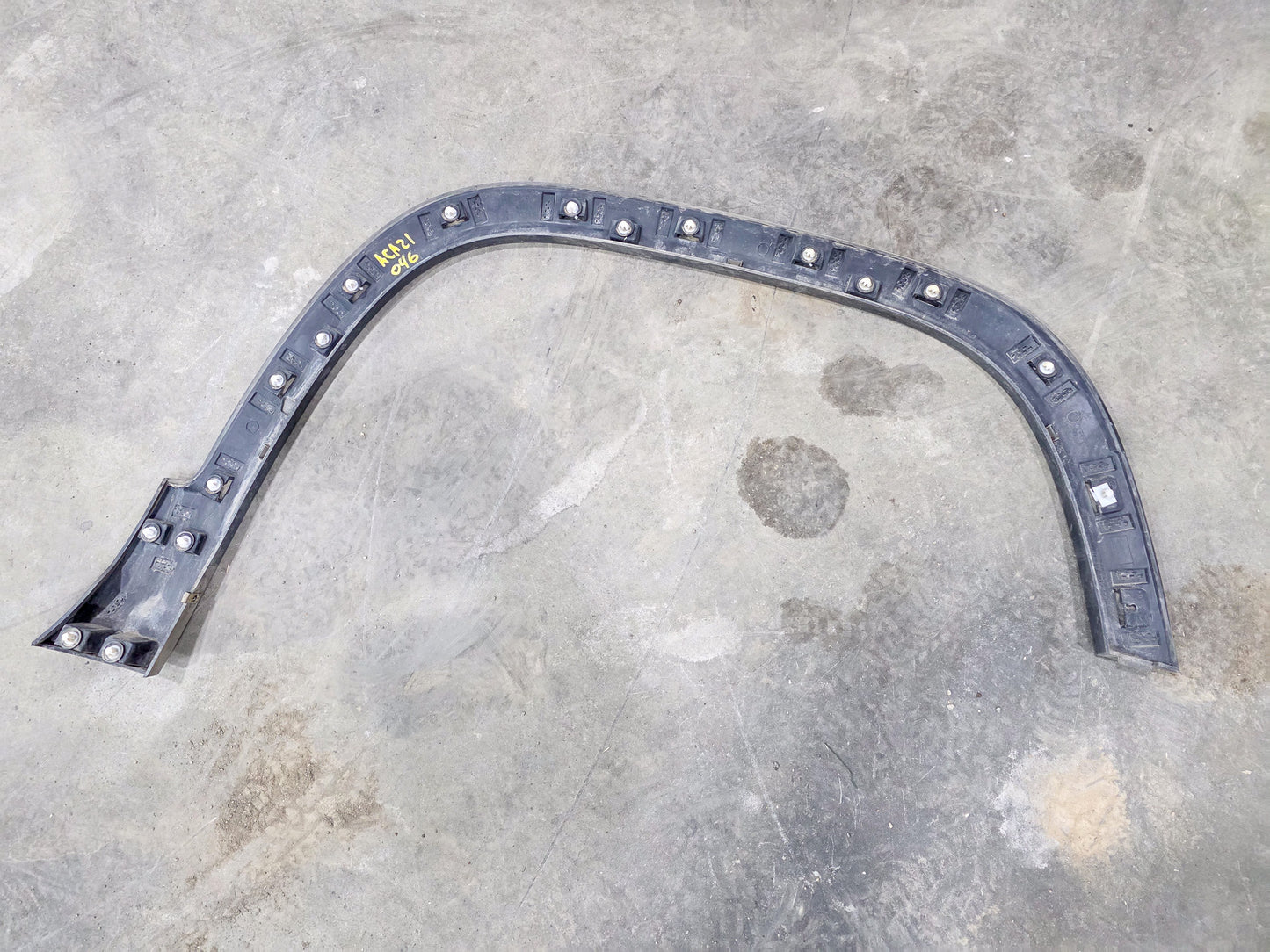 2017-2023 GMC Acadia Front Driver Left Side Fender Wheel Arch Flare Molding Oem 84446089, 23100740, 84099823, 84214926, 85617223 - view 2