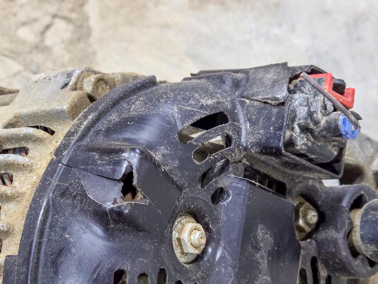 2017-2023 GMC Acadia Alternator - view 3
