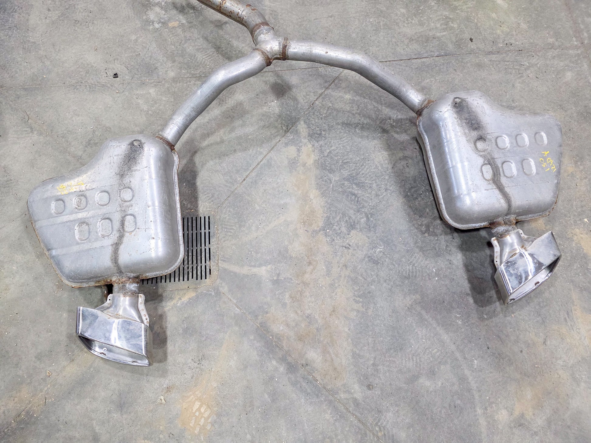 2020-2023 GMC Acadia Exhaust Muffler with Exhaust Pipe 3.6L 84997140, 84724453, 84925267, 84925259 - view 6