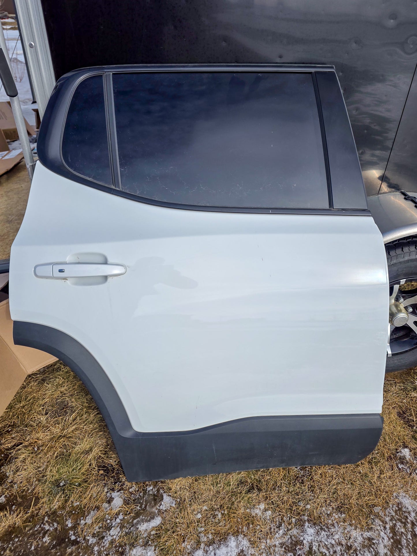 2017-2023 GMC Acadia Right Rear Passenger Side Door Assembly 84560812, 23287559, 84081770, 84124431, 84408439, 84542293