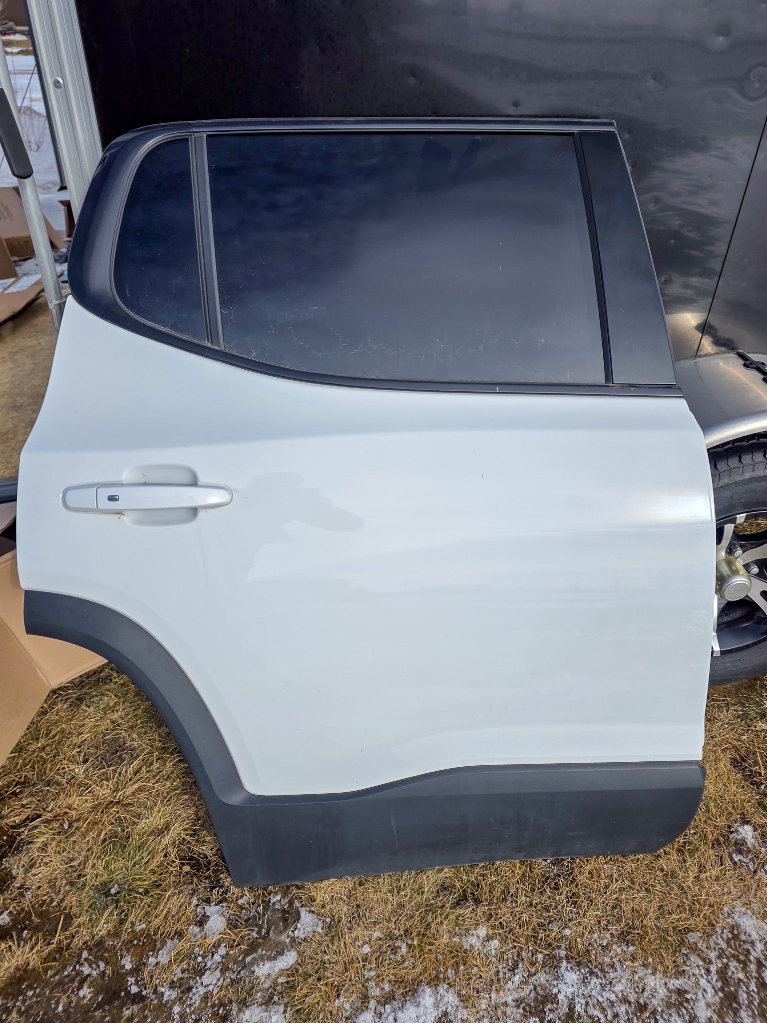 2017-2023 GMC Acadia Right Rear Passenger Side Door Assembly 84560812, 23287559, 84081770, 84124431, 84408439, 84542293