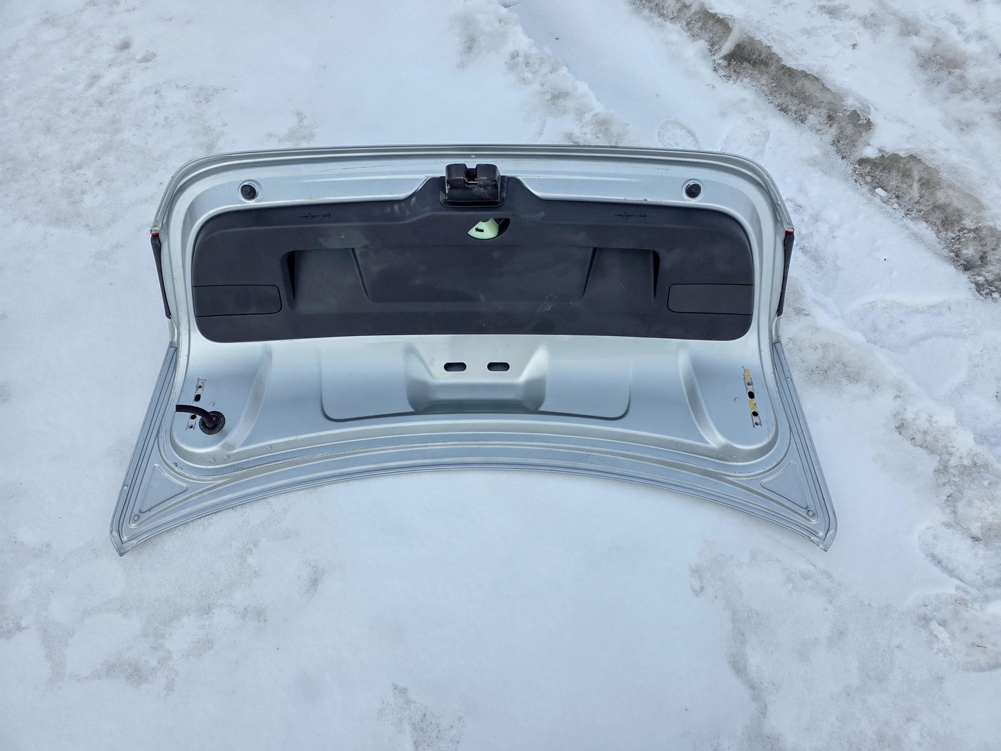 2010-2014 Volkswagen Jetta Rear Tailgate Liftgate Boot Trunk Lid 5c6827025a - view 3