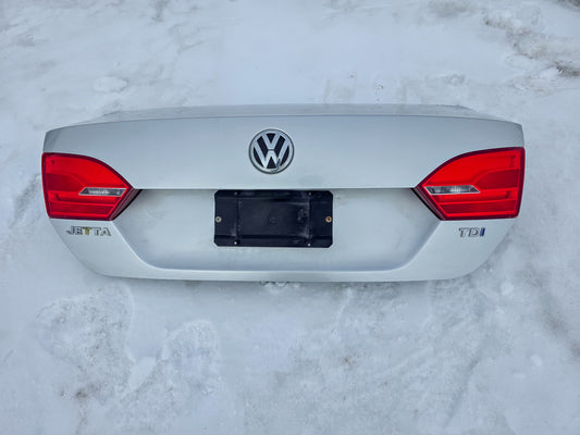 2010-2014 Volkswagen Jetta Rear Tailgate Liftgate Boot Trunk Lid 5c6827025a