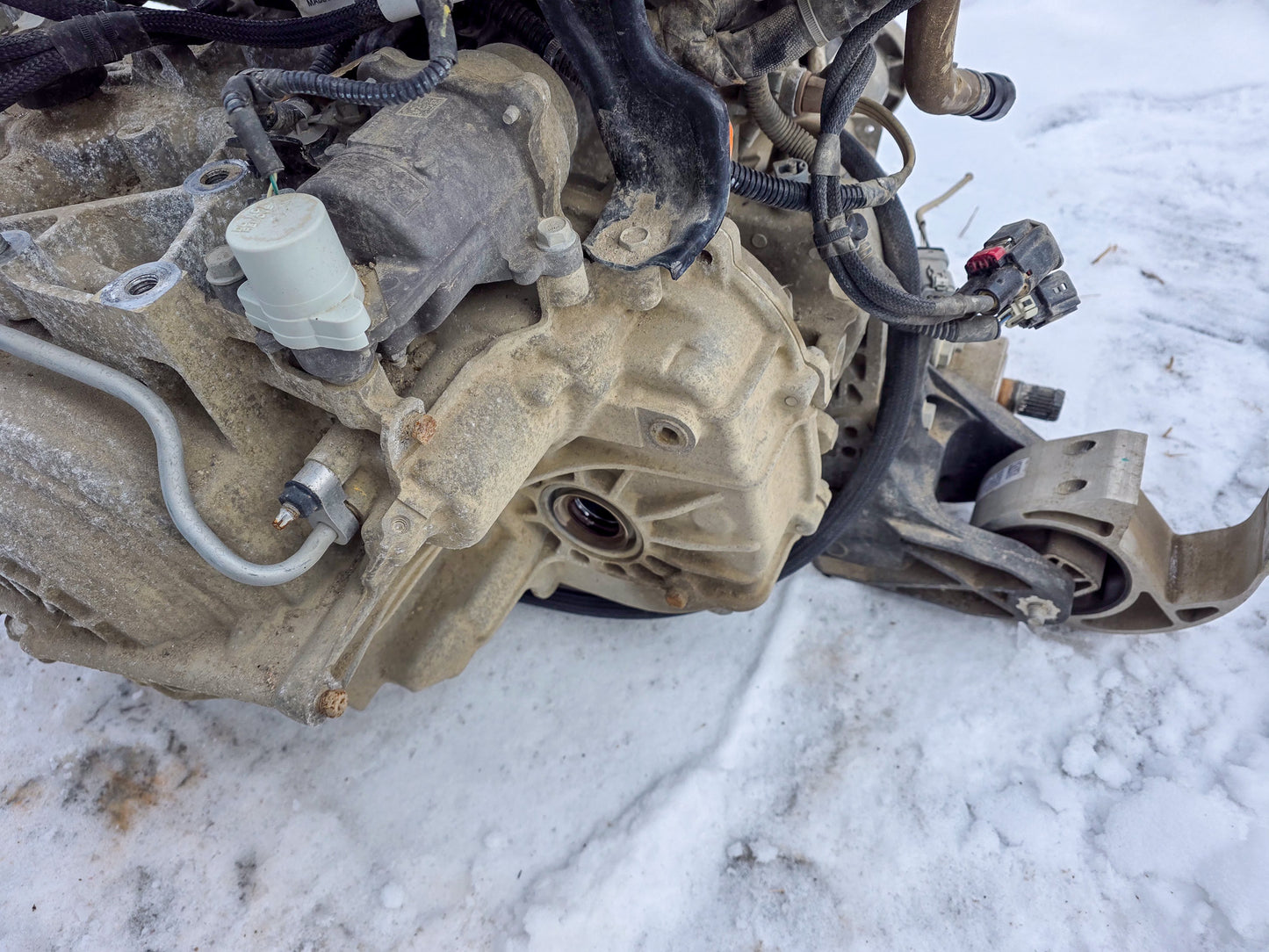 2020-2021 GMC Acadia 3.6L Auto Transmission Transfer Case  Assembly 84930554 - view 3