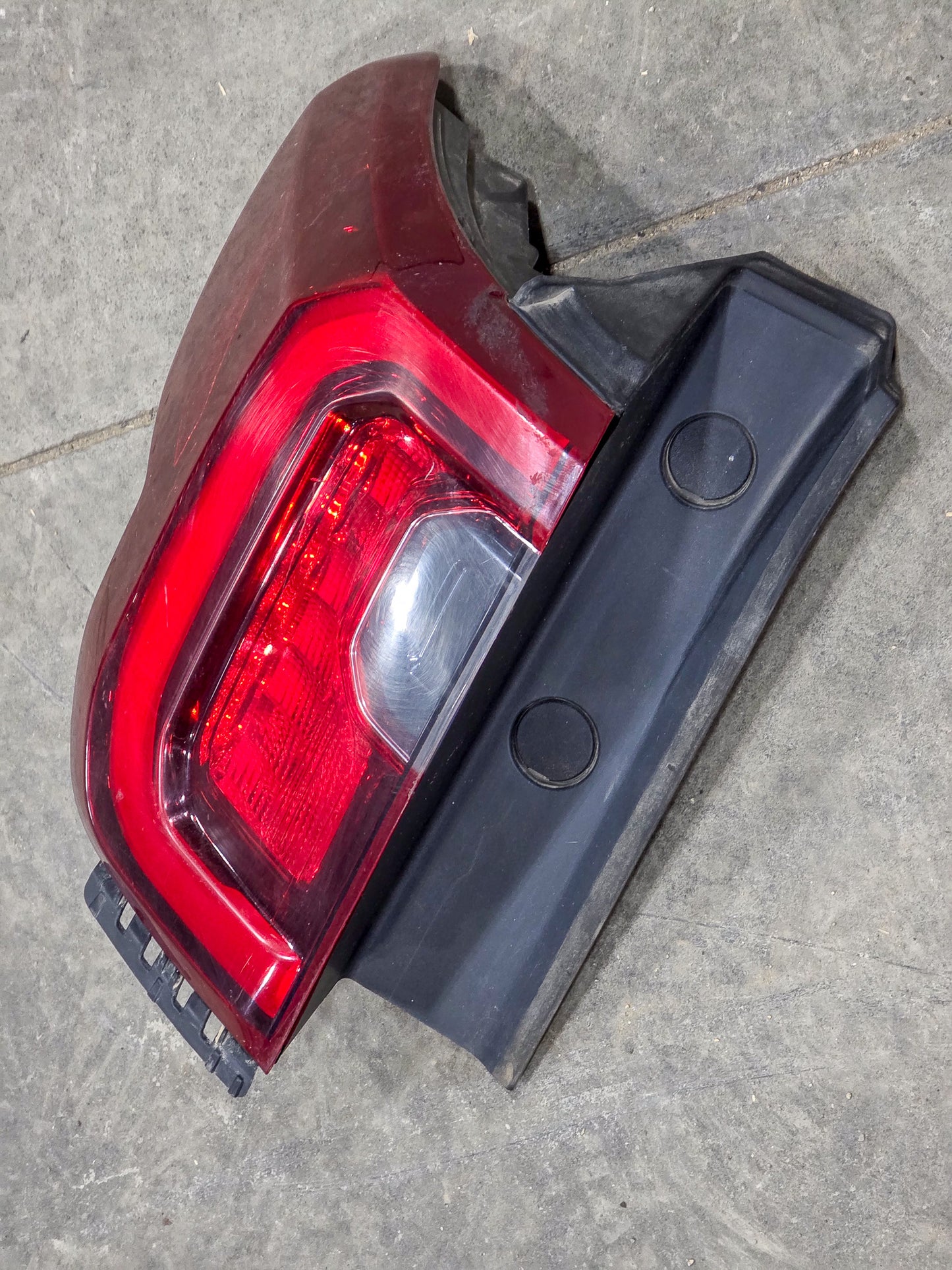 2020-2023 GMC Acadia Rear Driver Left Side Tail Light, Tail Lamp, Stop Lamp Combination OEM  84863046, 85150719,  84671829, 84709017, 84717915, 84746543, 84759031, 84791565, 84817347, 84863044 - view 2