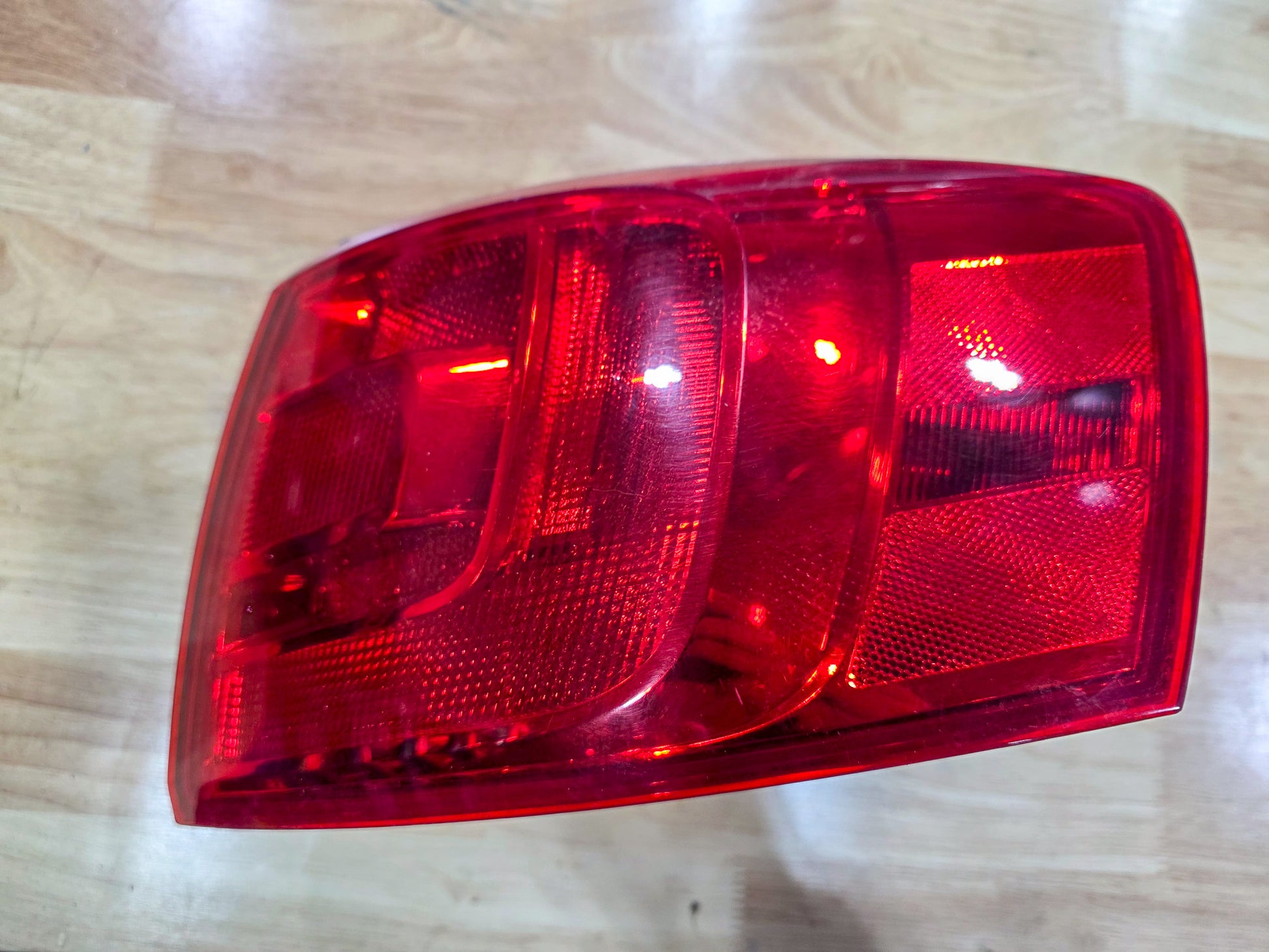 2011-2014 Volkswagen Jetta Rear Passenger Right Side Tail Light, Tail Lamp, Stop Lamp Combination OEM  5c6945096, 5c6945096d