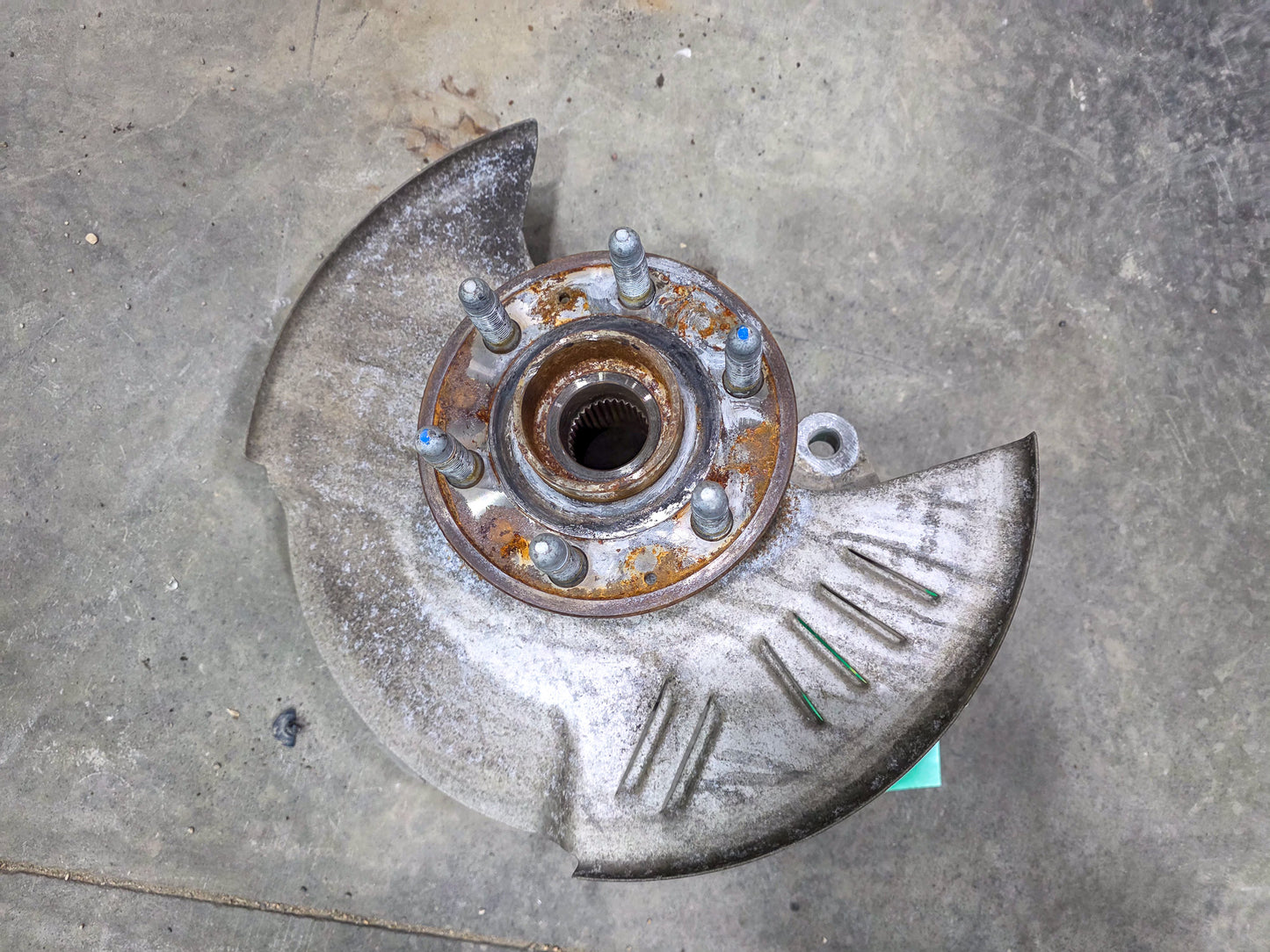 2017-2022 GMC Acadia Front Left Side Spindle Knuckle Wheel Hub and Disc Brake OEM 23334436 - view 3