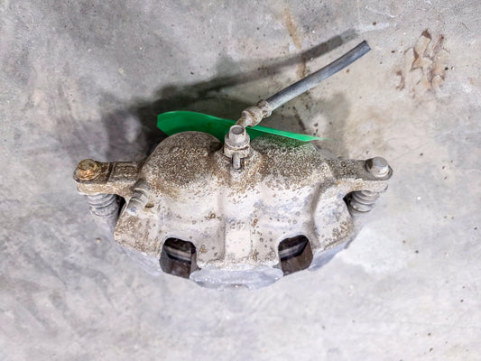 2020-2022 GMC Acadia Front Passenger Right Side Brake Caliper Assembly  84483545, 13542337