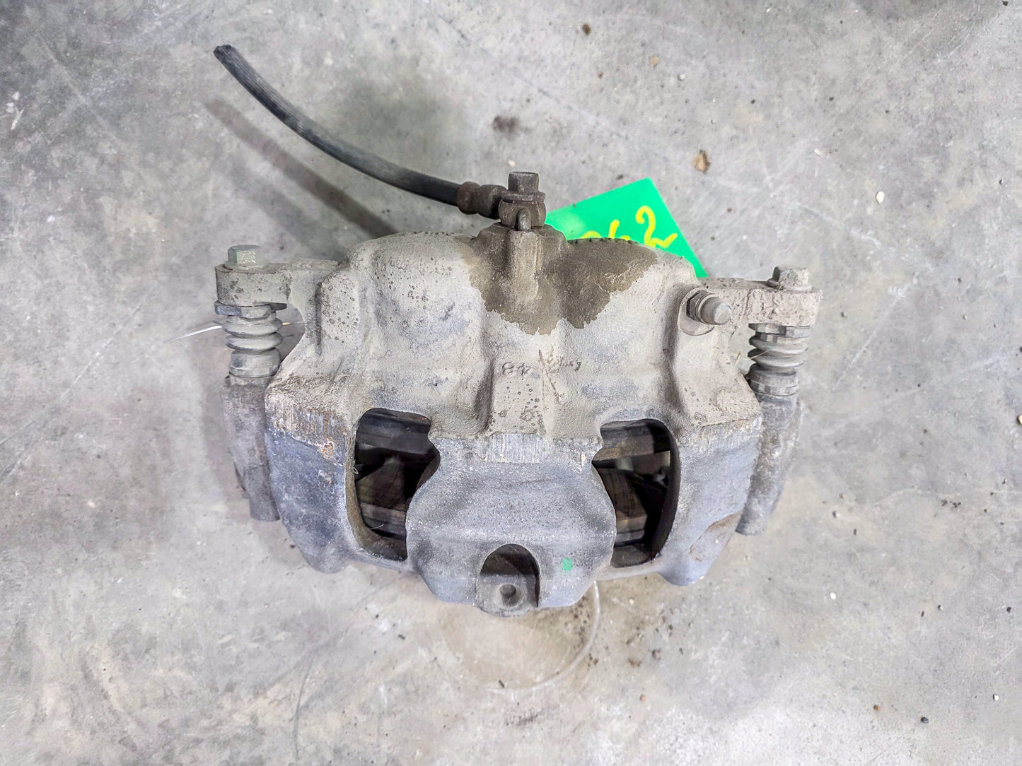 2020-2022 GMC Acadia Front Driver Left Side Brake Caliper Assembly  13542336, 84483546