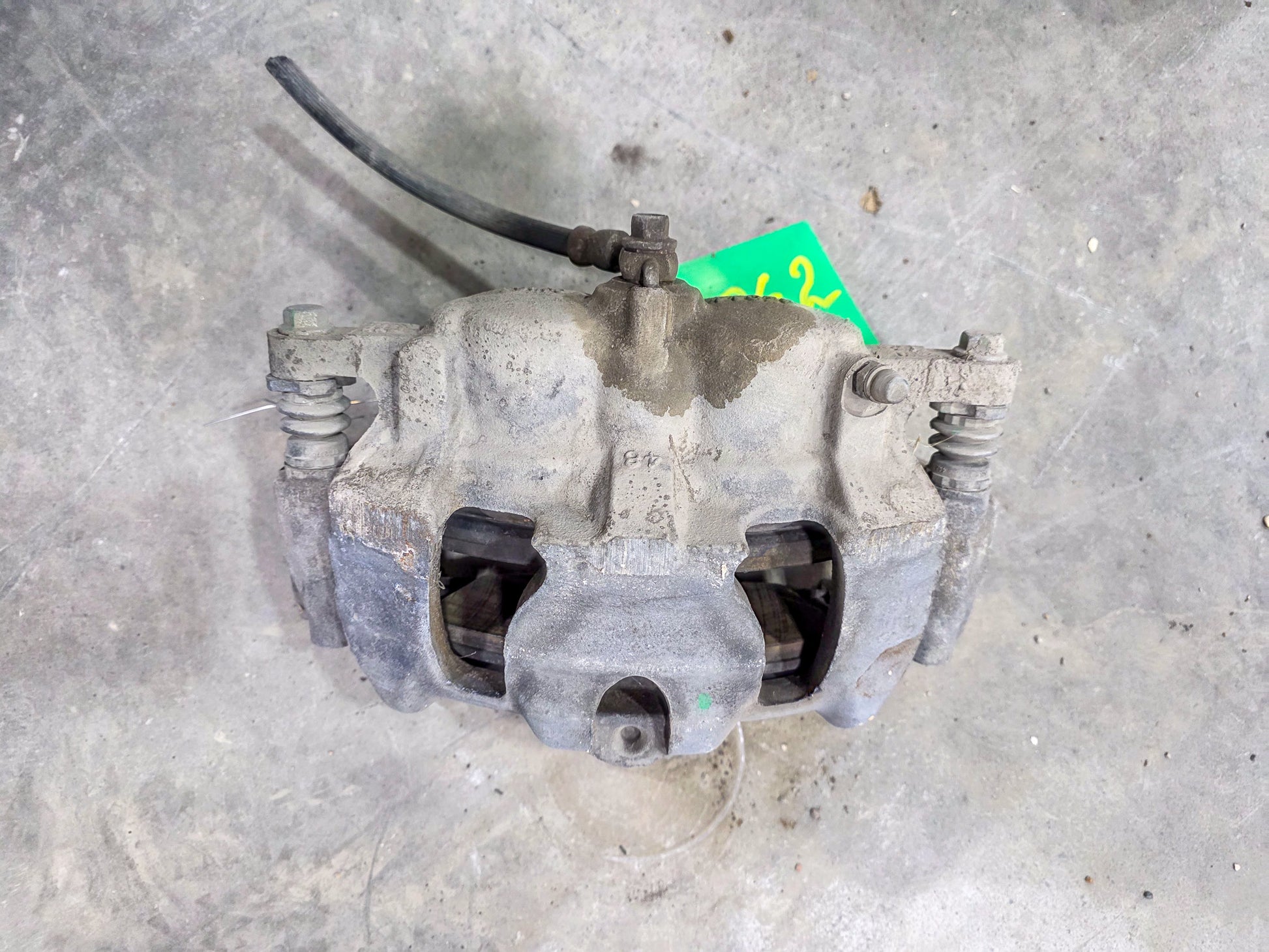 2020-2022 GMC Acadia Front Driver Left Side Brake Caliper Assembly  13542336, 84483546