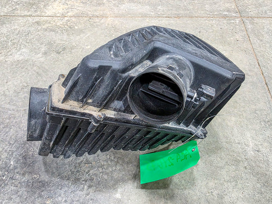 2017-2025 GMC Acadia  Air Intake Cleaner Filter Box Housing  OEM 23100541