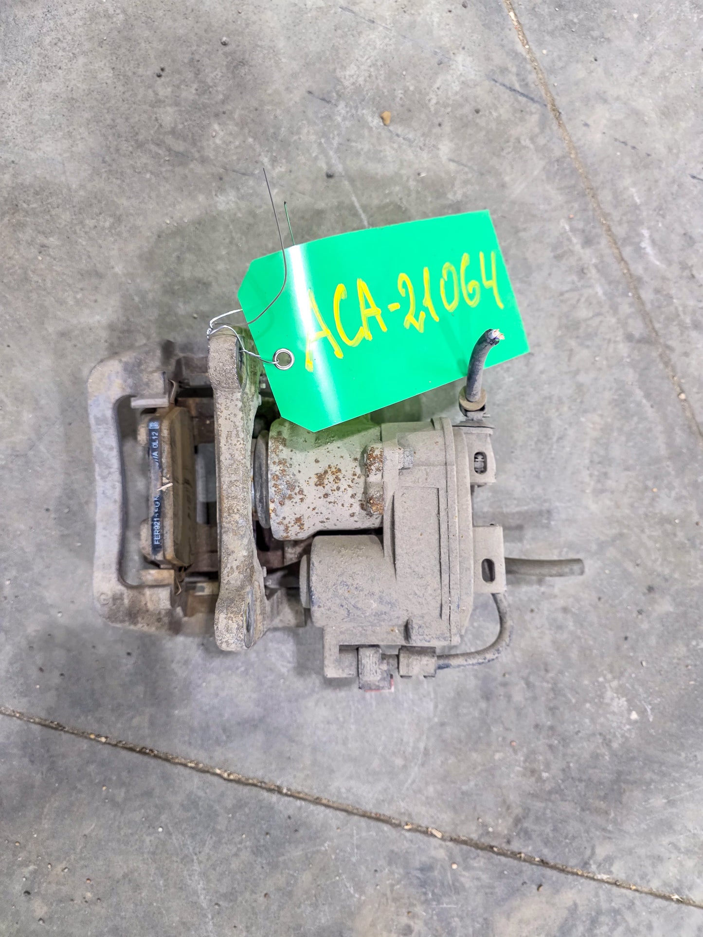 2020-2022 GMC Acadia Rear Passenger Right Side Brake Caliper Assembly OEM 84871841 - view 3