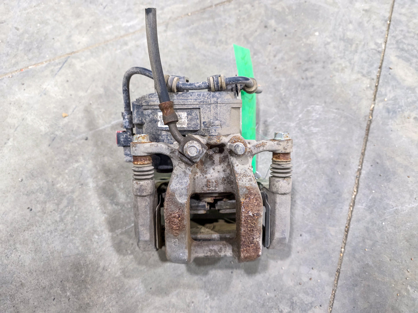 2020-2022 GMC Acadia Rear Passenger Right Side Brake Caliper Assembly OEM 84871841