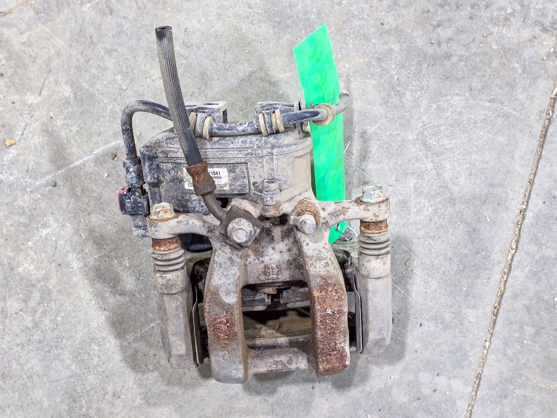2020-2022 GMC Acadia Rear Passenger Right Side Brake Caliper Assembly OEM 84871841 - view 5