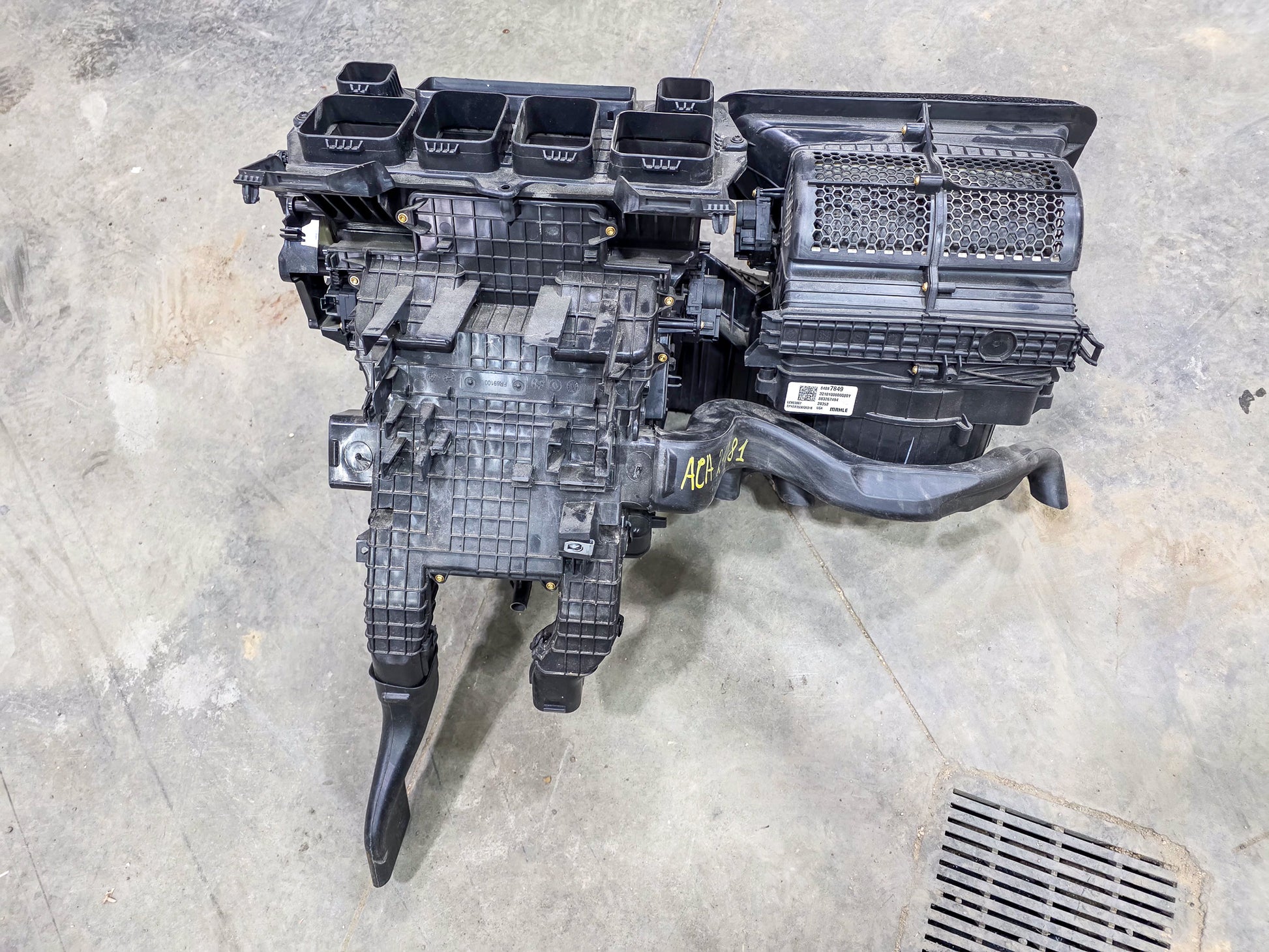 2017-2023 GMC Acadia Front HVAC Climate AC Heater Blower Housing Box OEM 84887849, 84567421, 84081116, 84290037, 84567417, 84567418, 84751078 - view 3