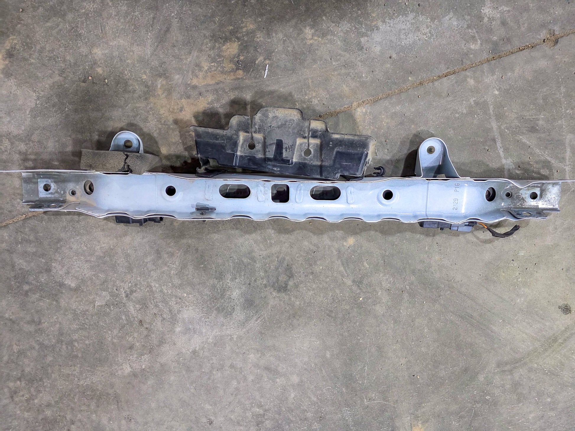 2017-2025 GMC Acadia  Radiator Support | Upper Tie Bar 84281807, 84042330 - view 3