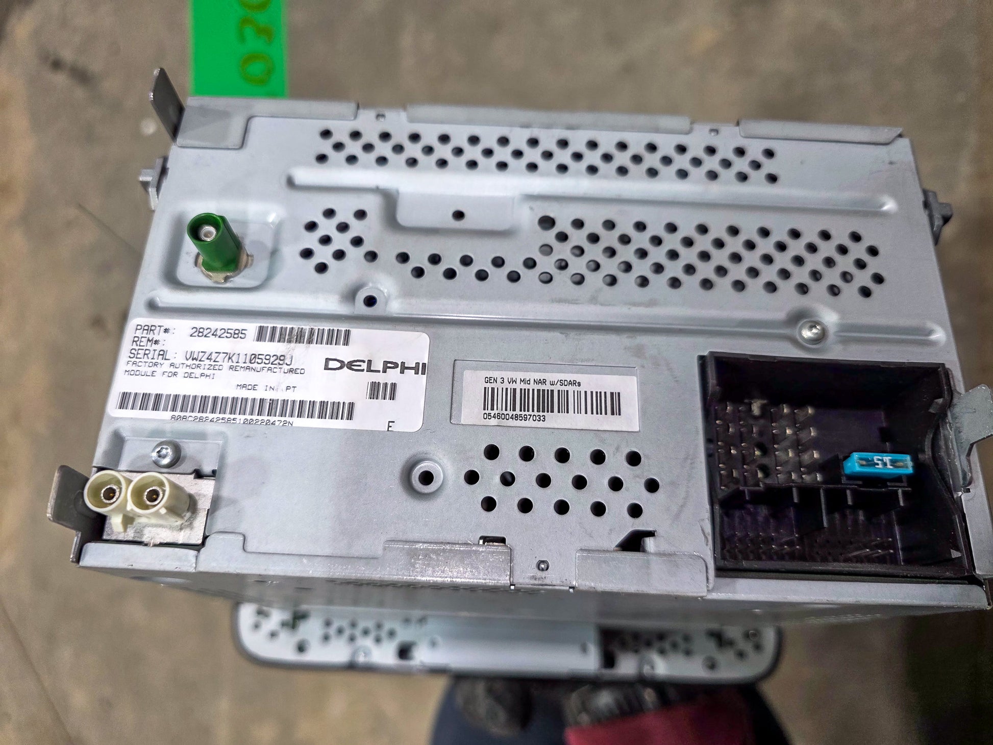 2010-2017 Volkswagen Jetta AM FM CD Player Radio Receiver 1K0035180AC OEM - view 2