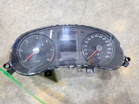 2011-2018 Volkswagen Jetta Speedometer Instrument Cluster 208K Miles 5c6920850c