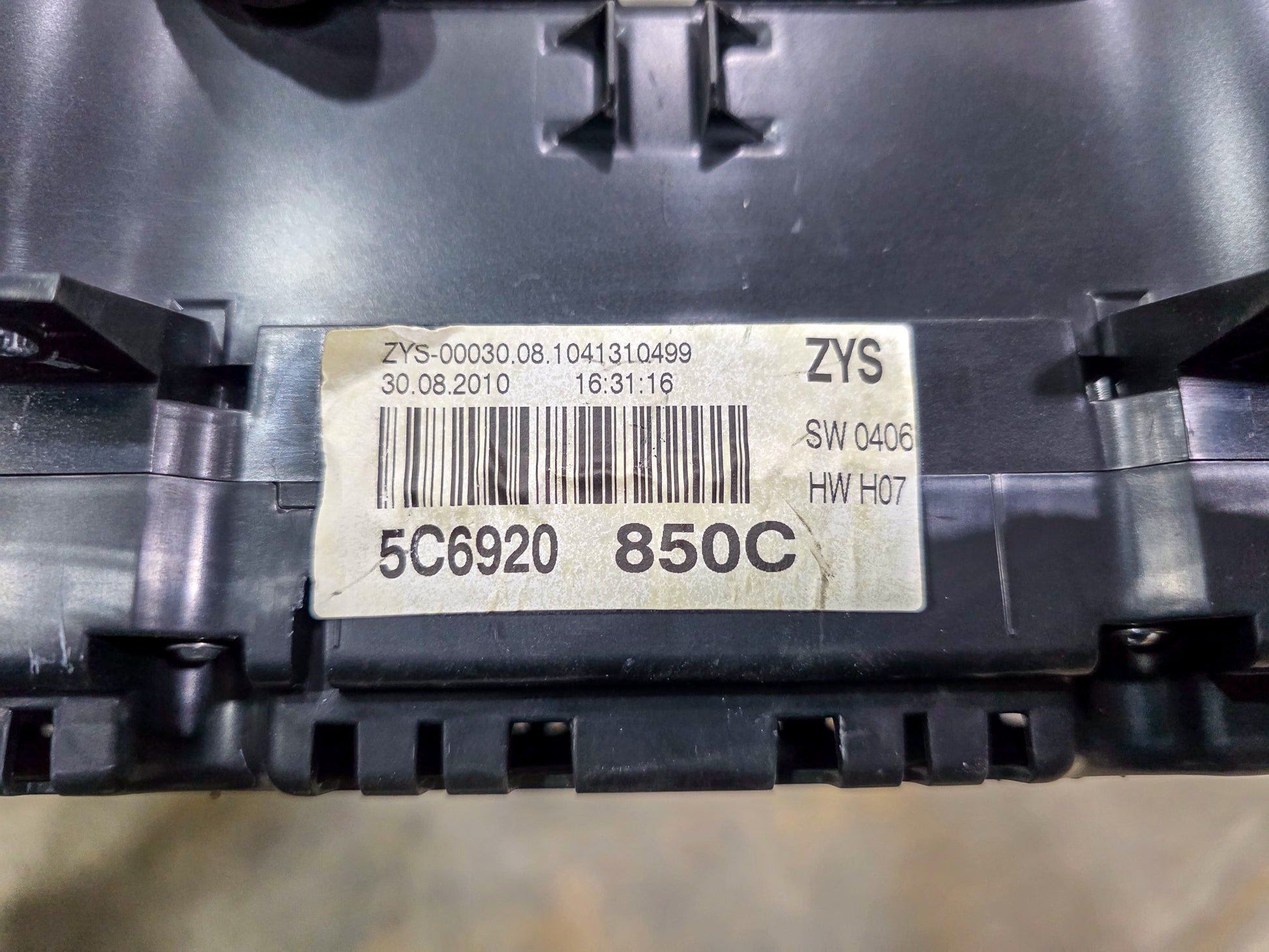 2011-2018 Volkswagen Jetta Speedometer Instrument Cluster 208K Miles 5c6920850c - view 3