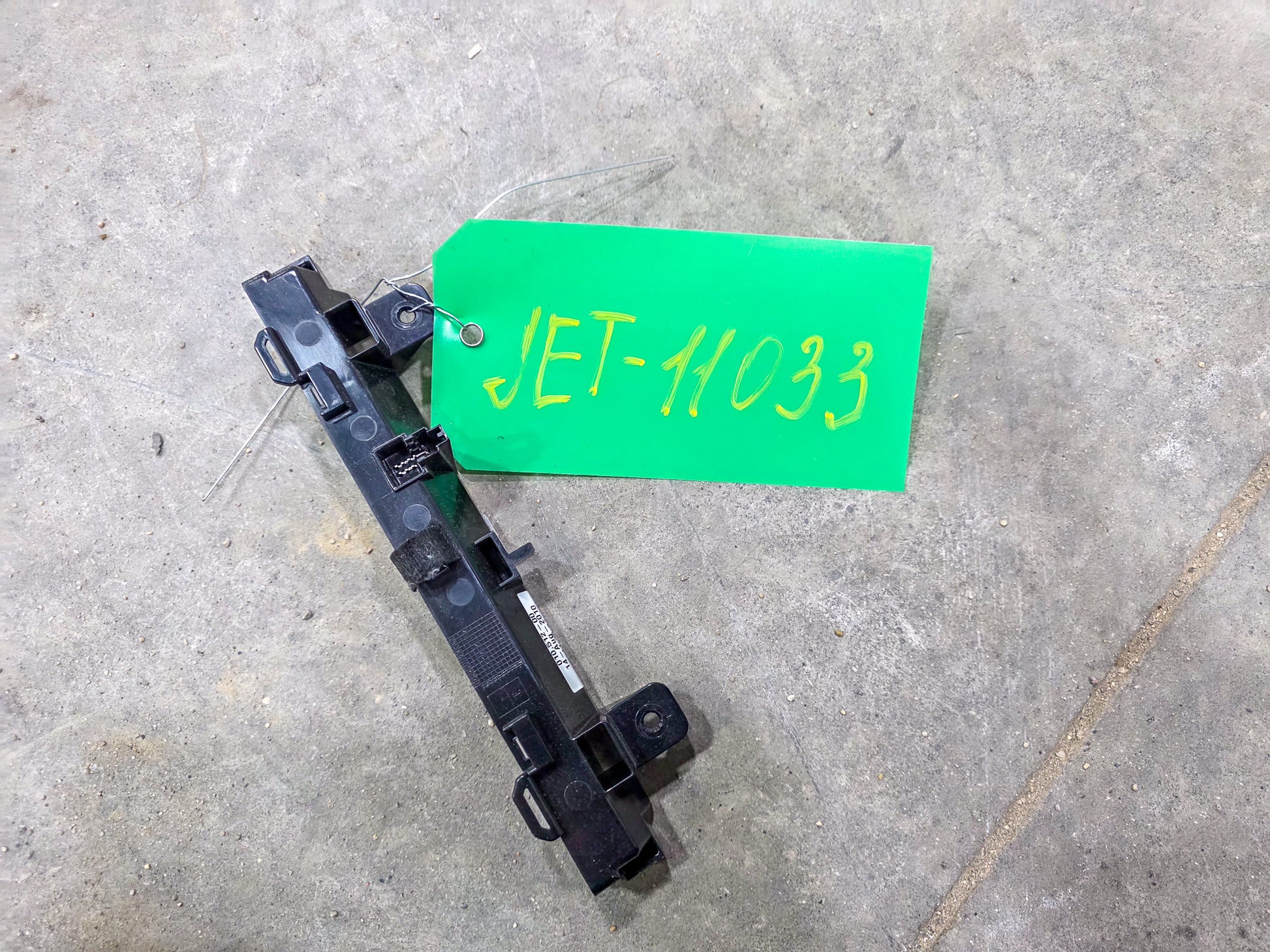 2011-2014 Volkswagen Jetta High Mounted Stop Light OEM 6RU945087A - view 3