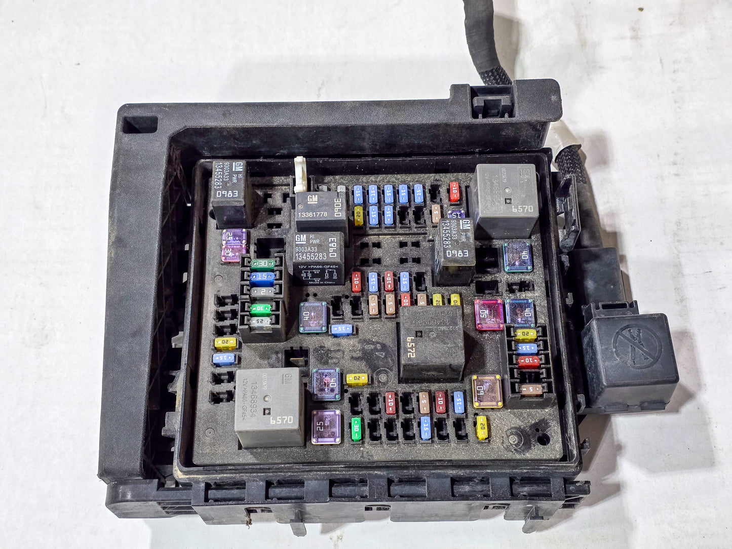 2021-2023 GMC Acadia Engine Fuse Box Relay Control Module 84951827, 85140070