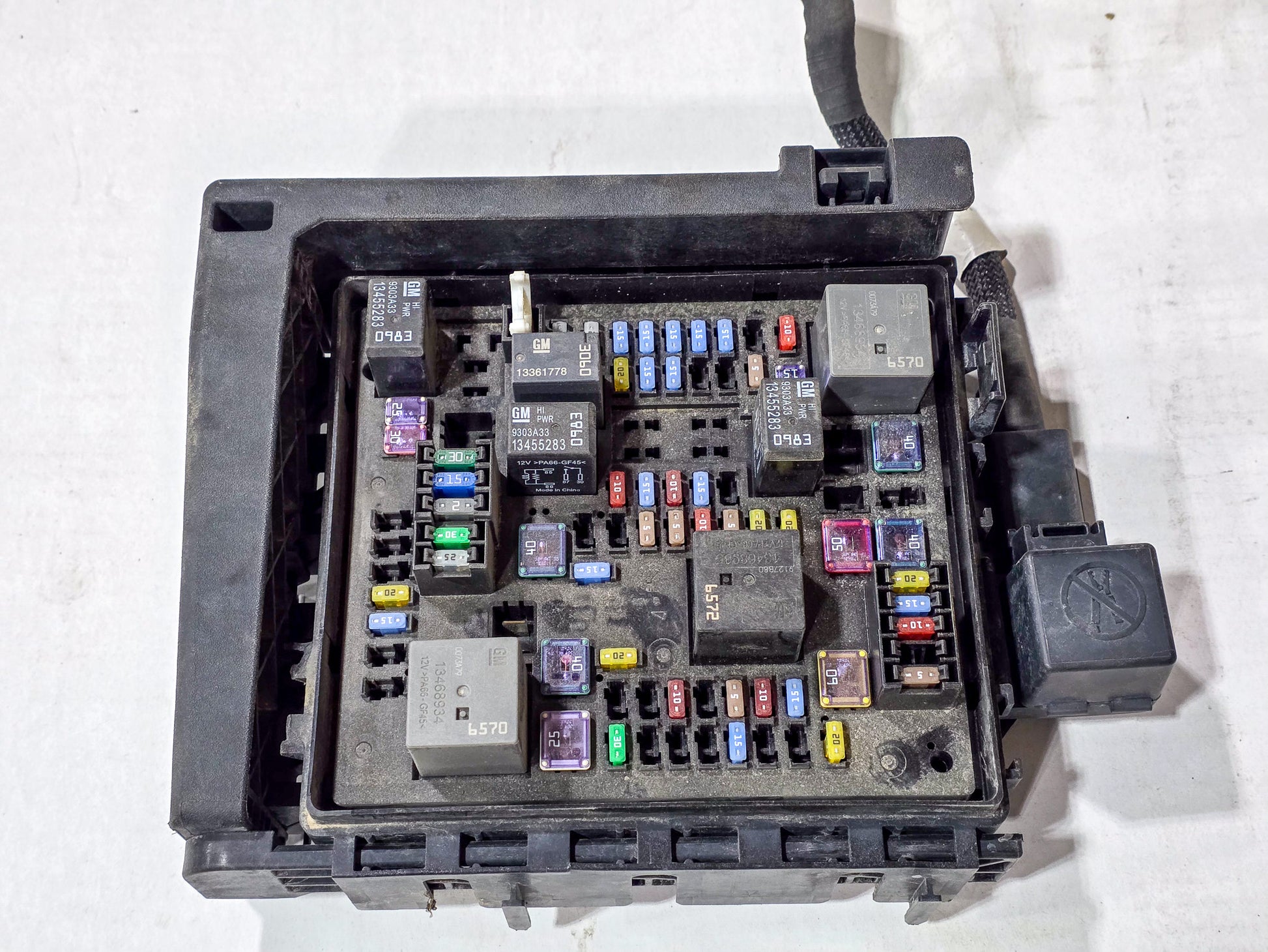 2021-2023 GMC Acadia Engine Fuse Box Relay Control Module 84951827, 85140070
