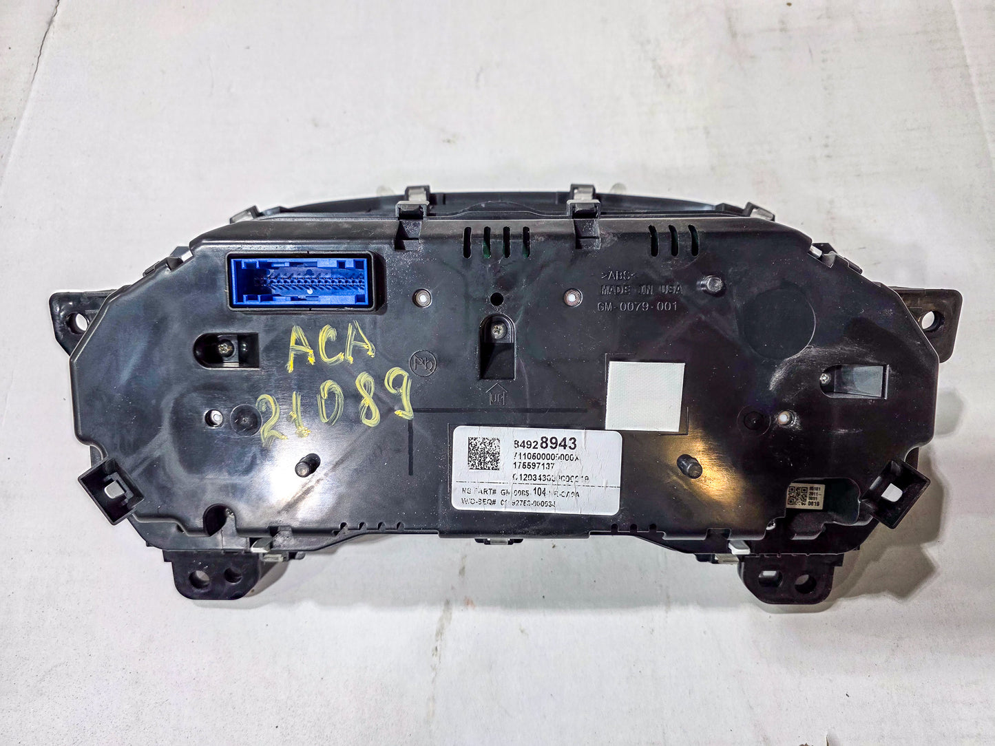 2021-2022 GMC Acadia Speedometer Instrument Cluster 149k Mileage 84928943 - view 3