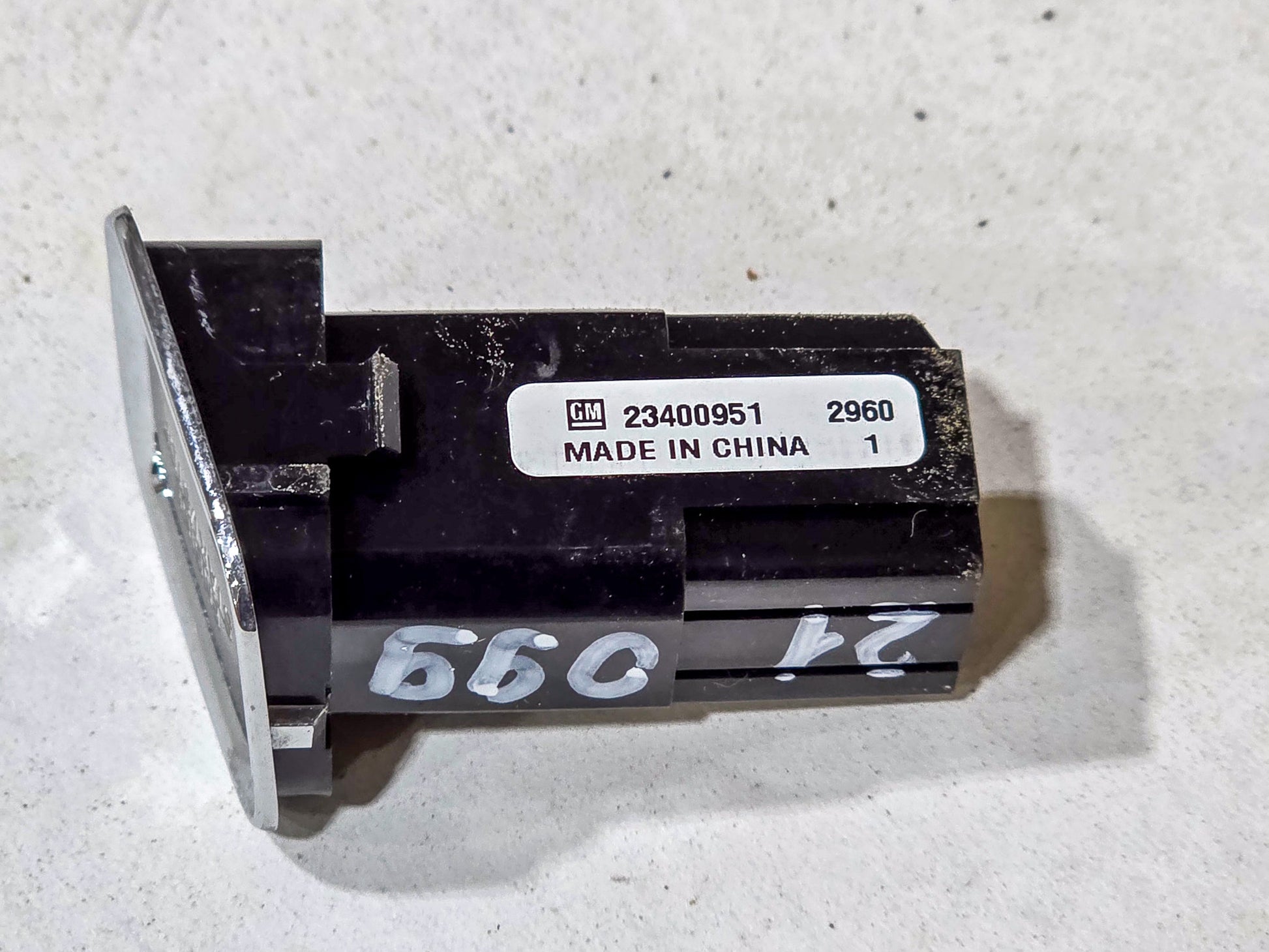 2017-2021 GMC Acadia Engine Start Stop Ignition Switch Button 23400951 OEM - view 3