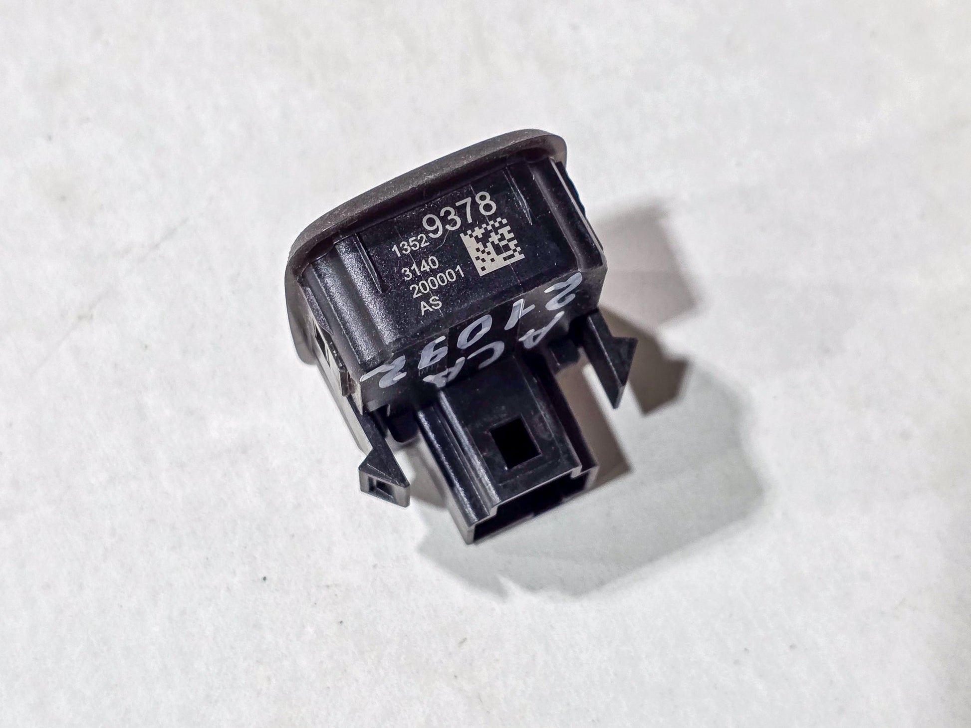 2021 GMC Acadia Sun Load Sensor 13529378 - view 2
