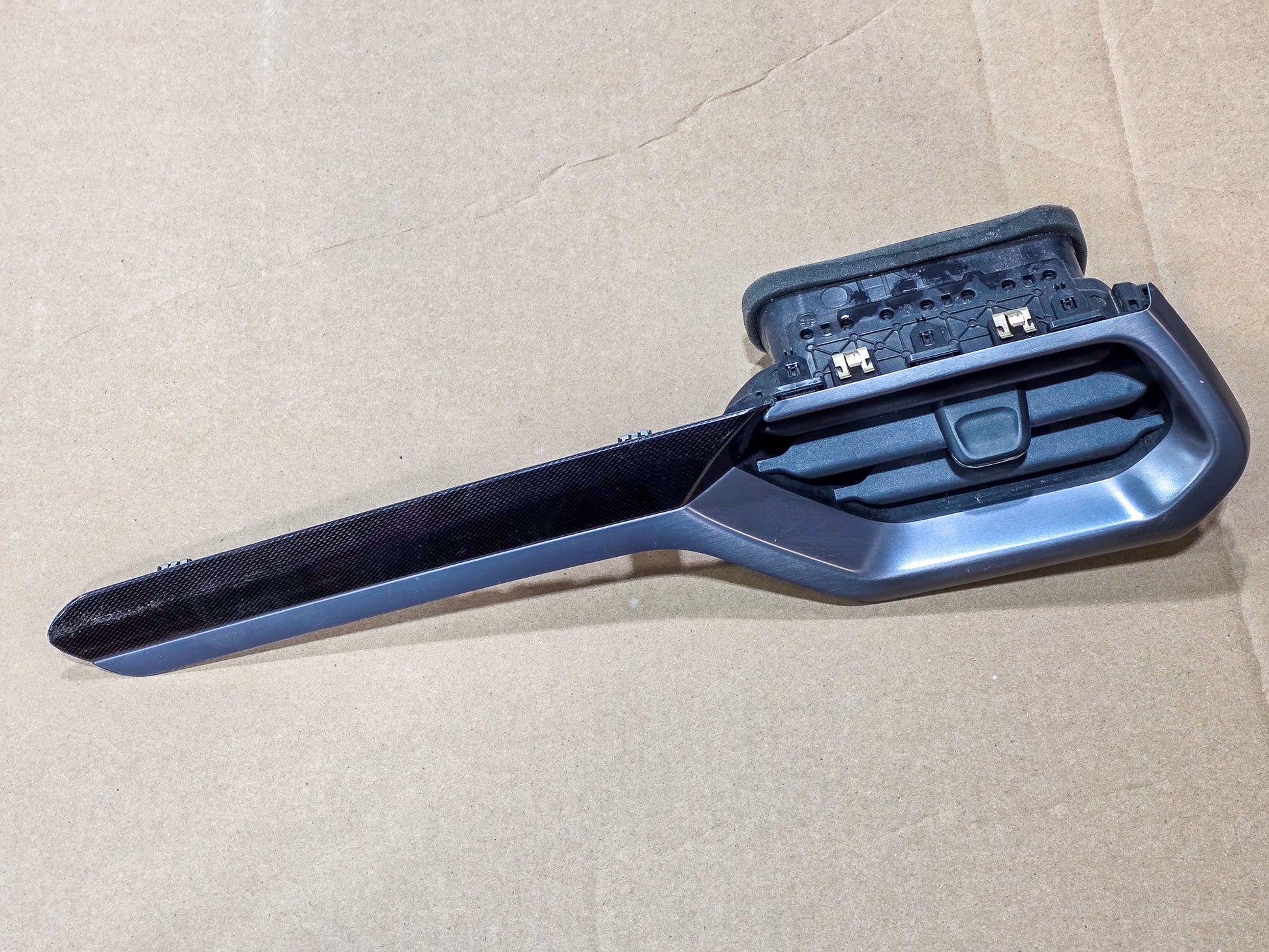 2020-2023 GMC Acadia  Dash Right Side Outer Air Vent Grill Bezel OEM 84606126