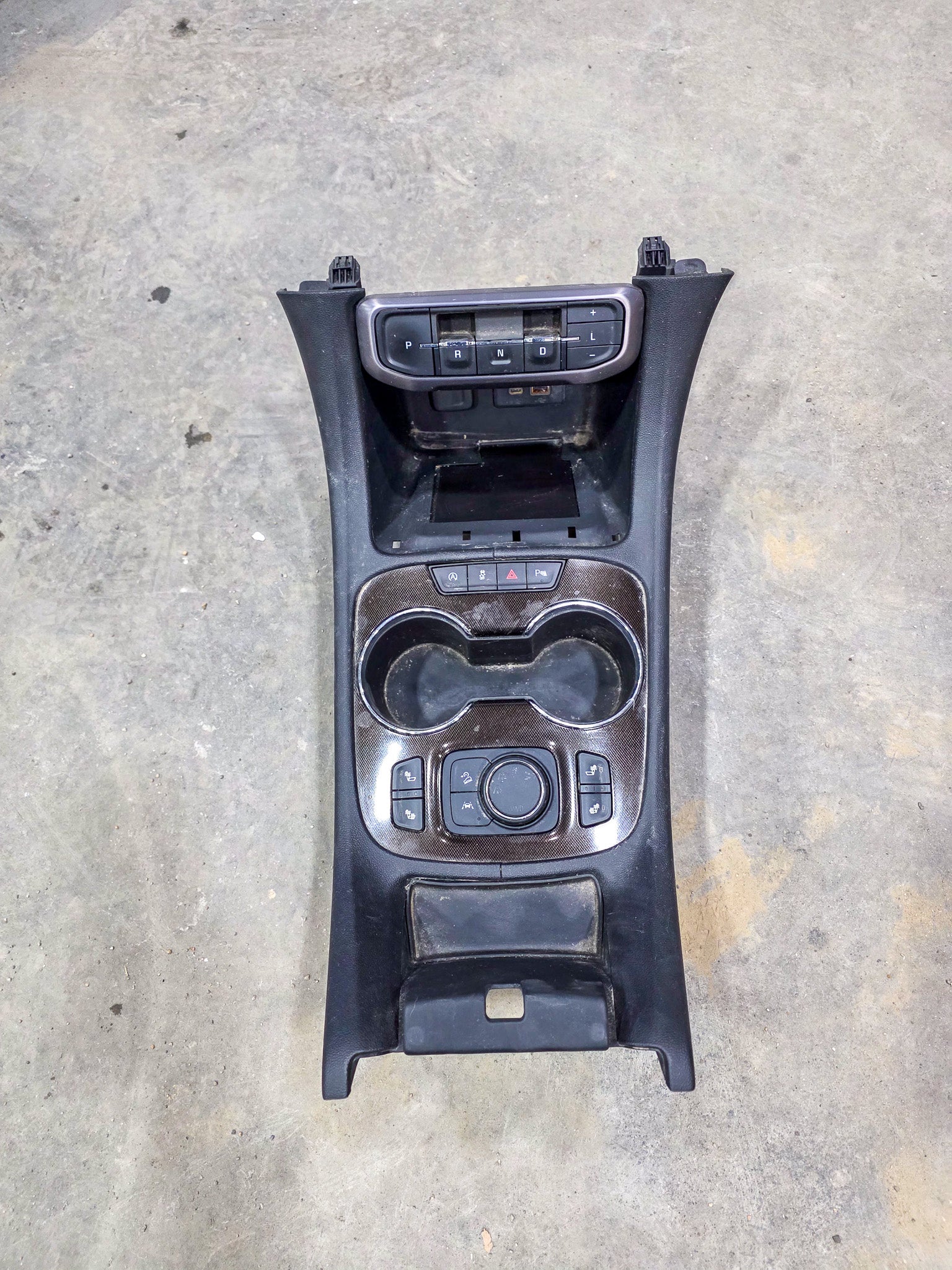 2017-2025 GMC Acadia Center Console, Transmission Shift Button Assembly, Receptacle, Hazard Light & Traction Control Switch, Front Right Left Side Seat Heater Switch, Trim Plate 84769914, 13529869, 84646674, 84693327, 84736648