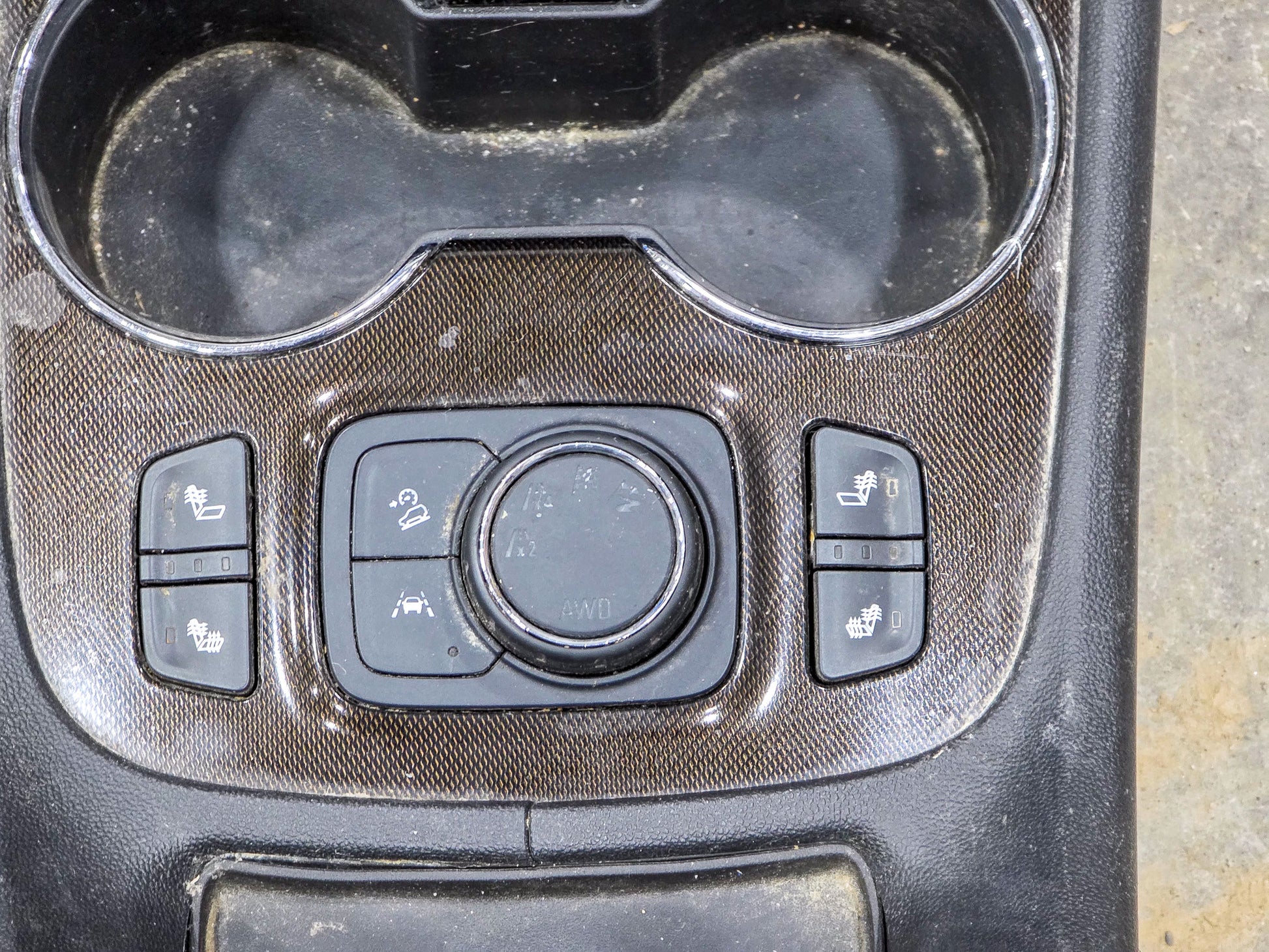 2017-2025 GMC Acadia Center Console, Transmission Shift Button Assembly, Receptacle, Hazard Light & Traction Control Switch, Front Right Left Side Seat Heater Switch, Trim Plate 84769914, 13529869, 84646674, 84693327, 84736648 - view 4