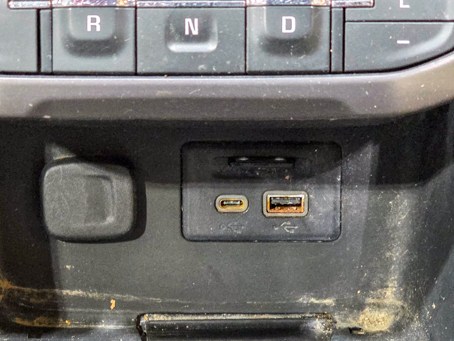 2017-2025 GMC Acadia Center Console, Transmission Shift Button Assembly, Receptacle, Hazard Light & Traction Control Switch, Front Right Left Side Seat Heater Switch, Trim Plate 84769914, 13529869, 84646674, 84693327, 84736648 - view 5